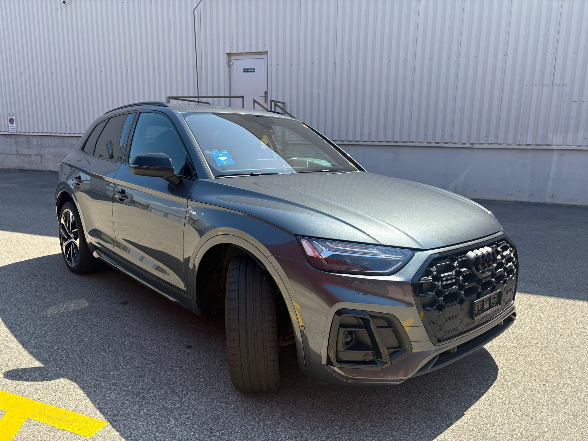 AUDI Q5 40 TDI S-line quattro S-tronic-image-3