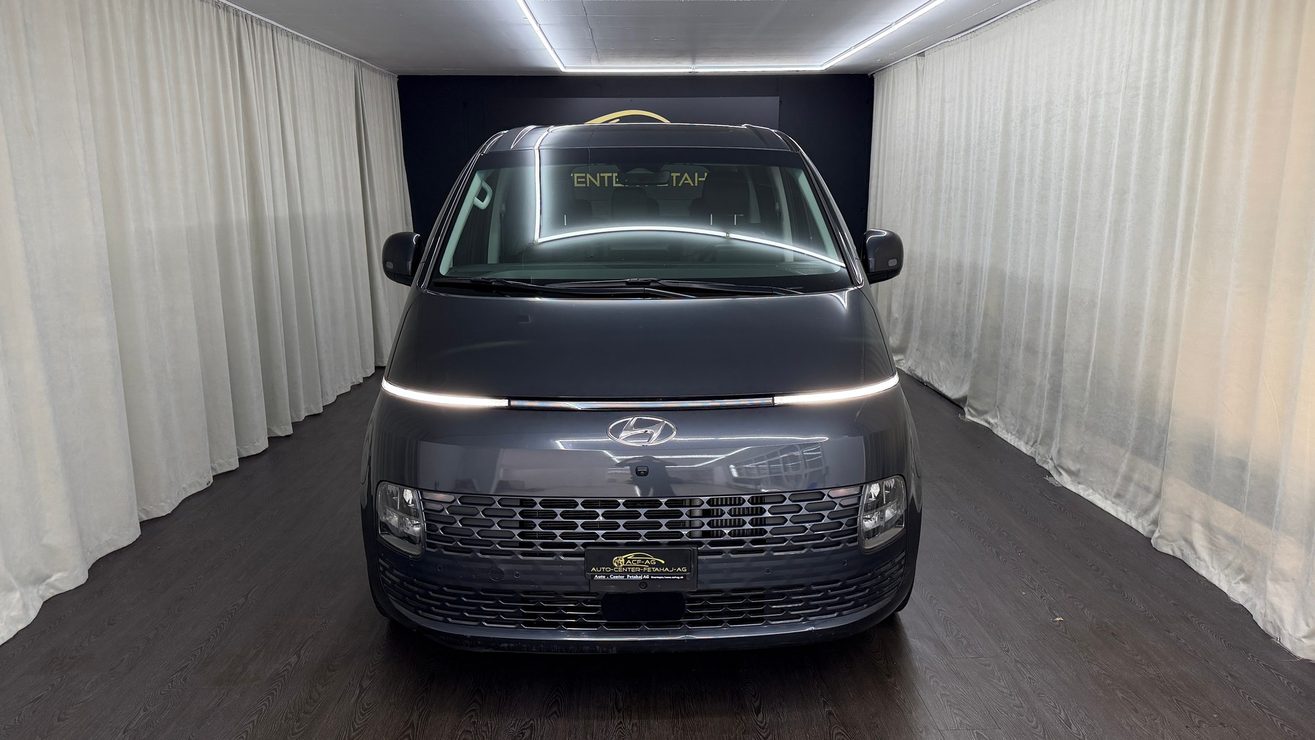 HYUNDAI Staria Premium 2.2 CRDi Vertex 4WD A-image-1