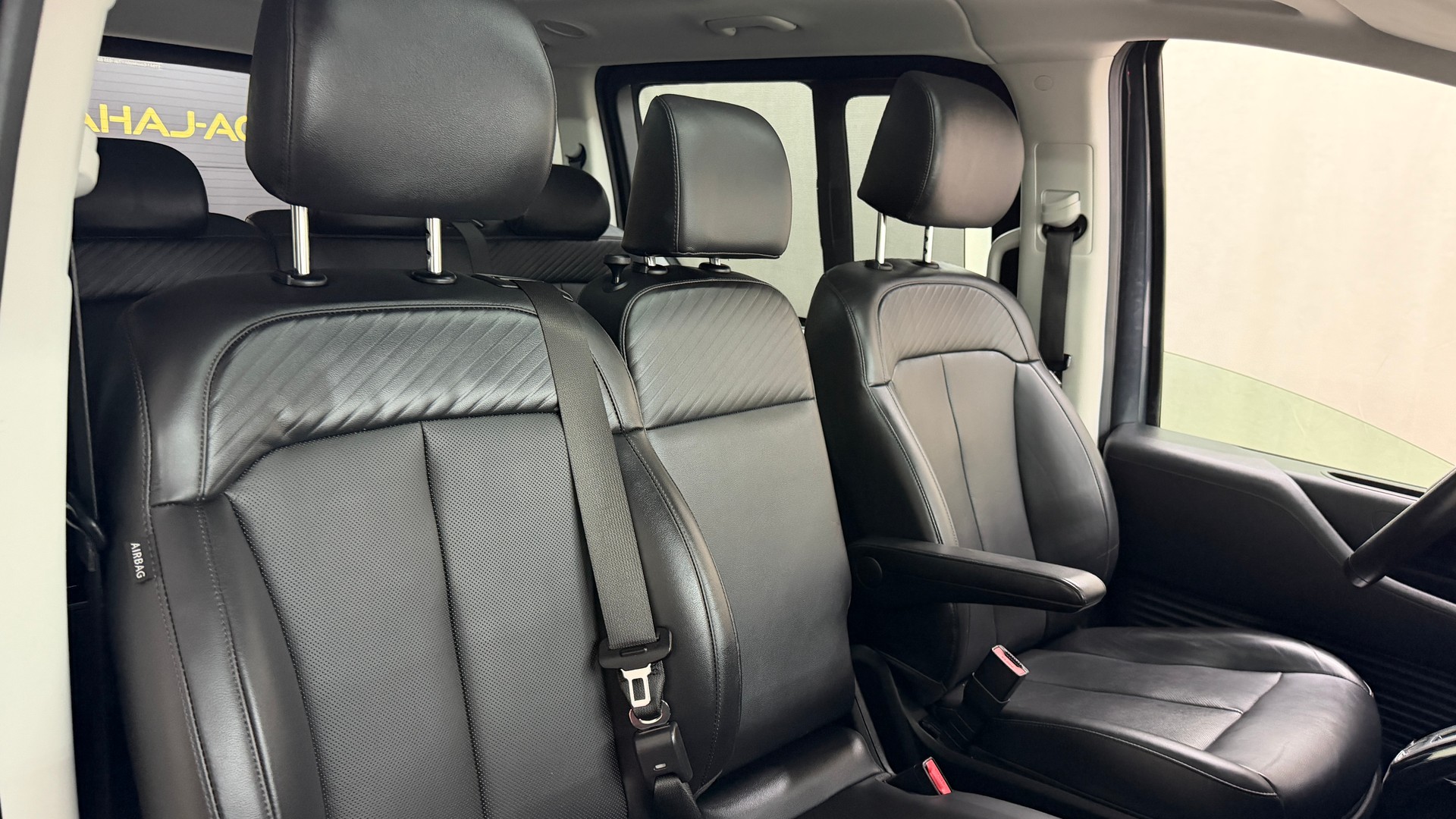 HYUNDAI Staria Premium 2.2 CRDi Vertex 4WD A-image-15