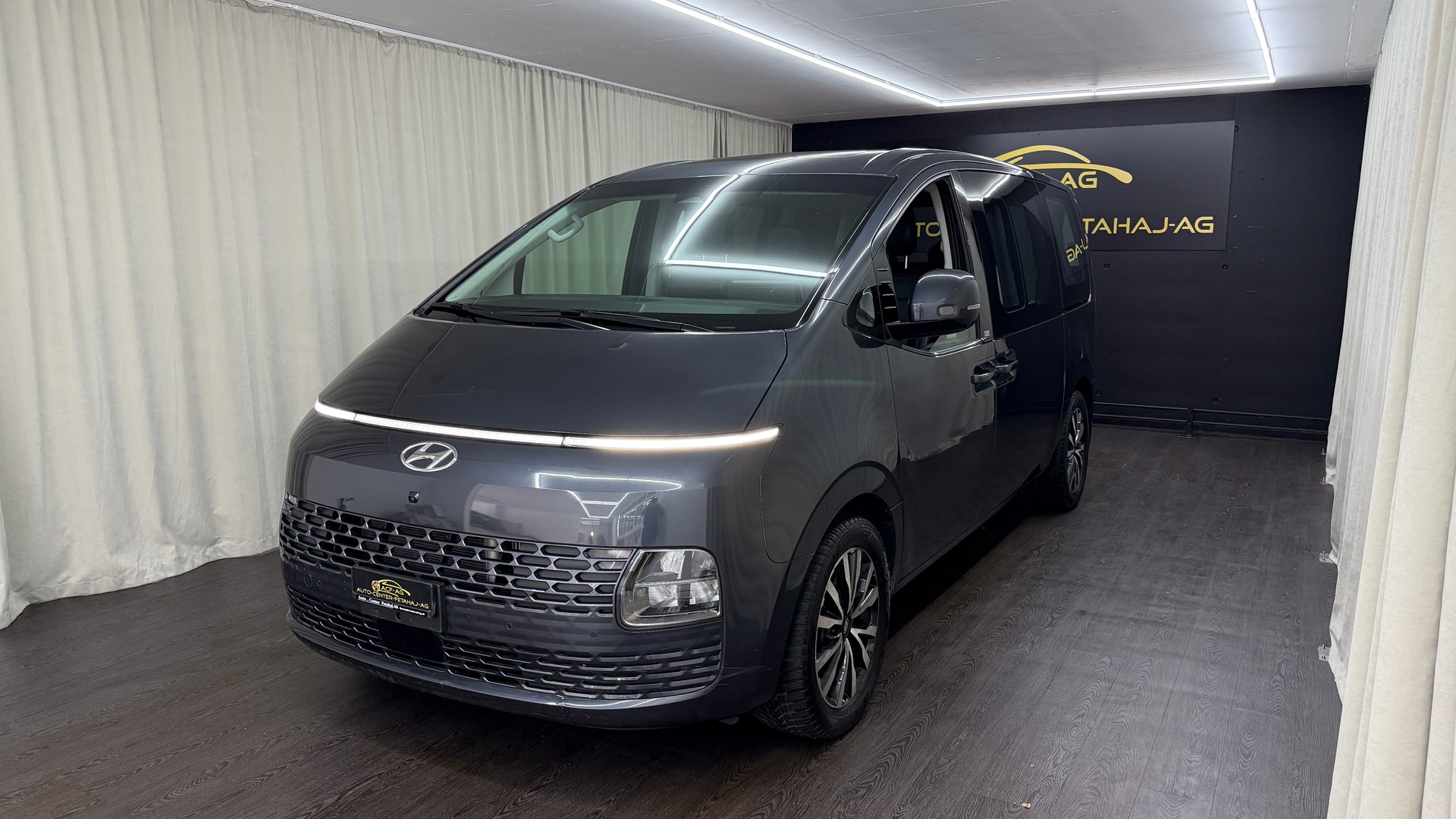 HYUNDAI Staria Premium 2.2 CRDi Vertex 4WD A-image-0