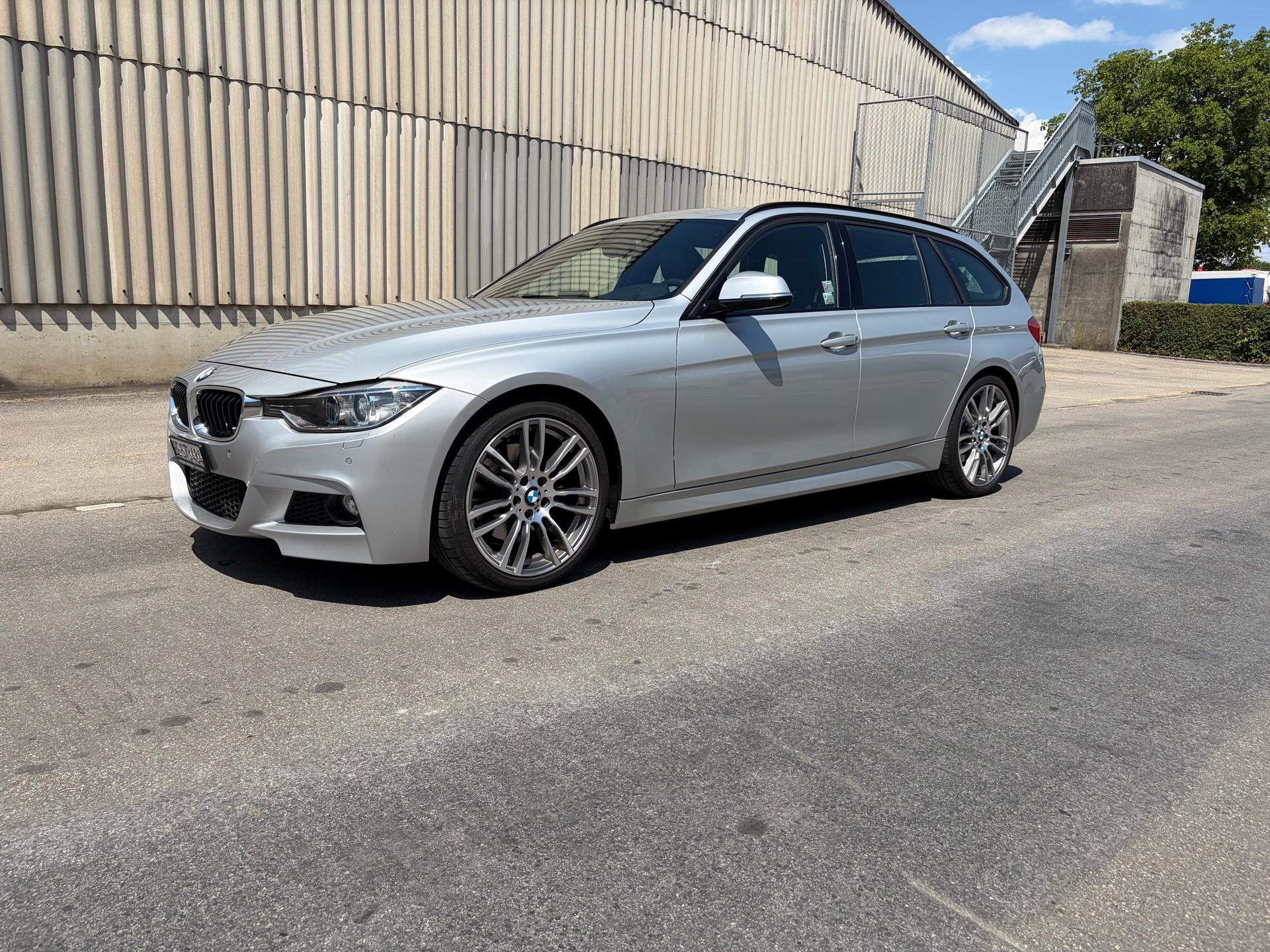BMW 328i Touring Steptronic M-Sport Line-image-0