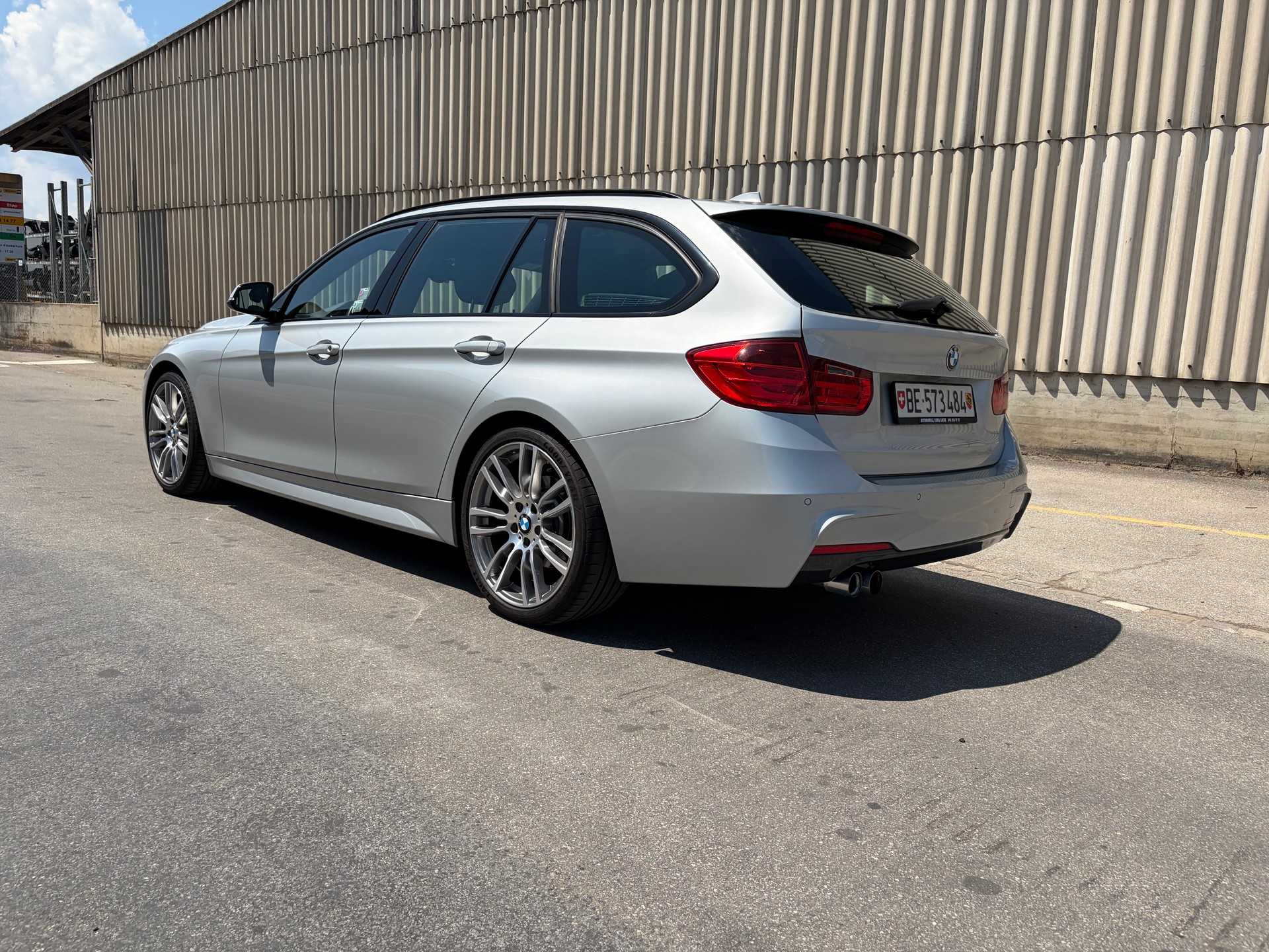 BMW 328i Touring Steptronic M-Sport Line-image-2