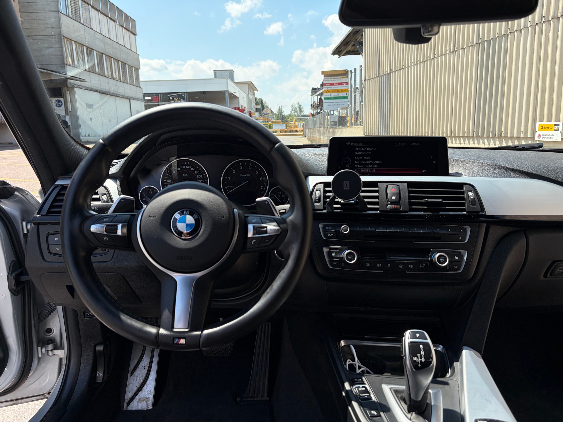 BMW 328i Touring Steptronic M-Sport Line-image-4