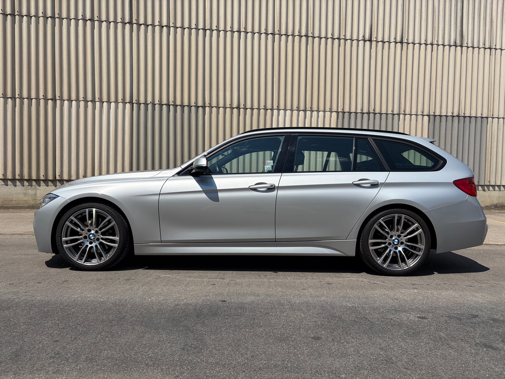 BMW 328i Touring Steptronic M-Sport Line-image-1