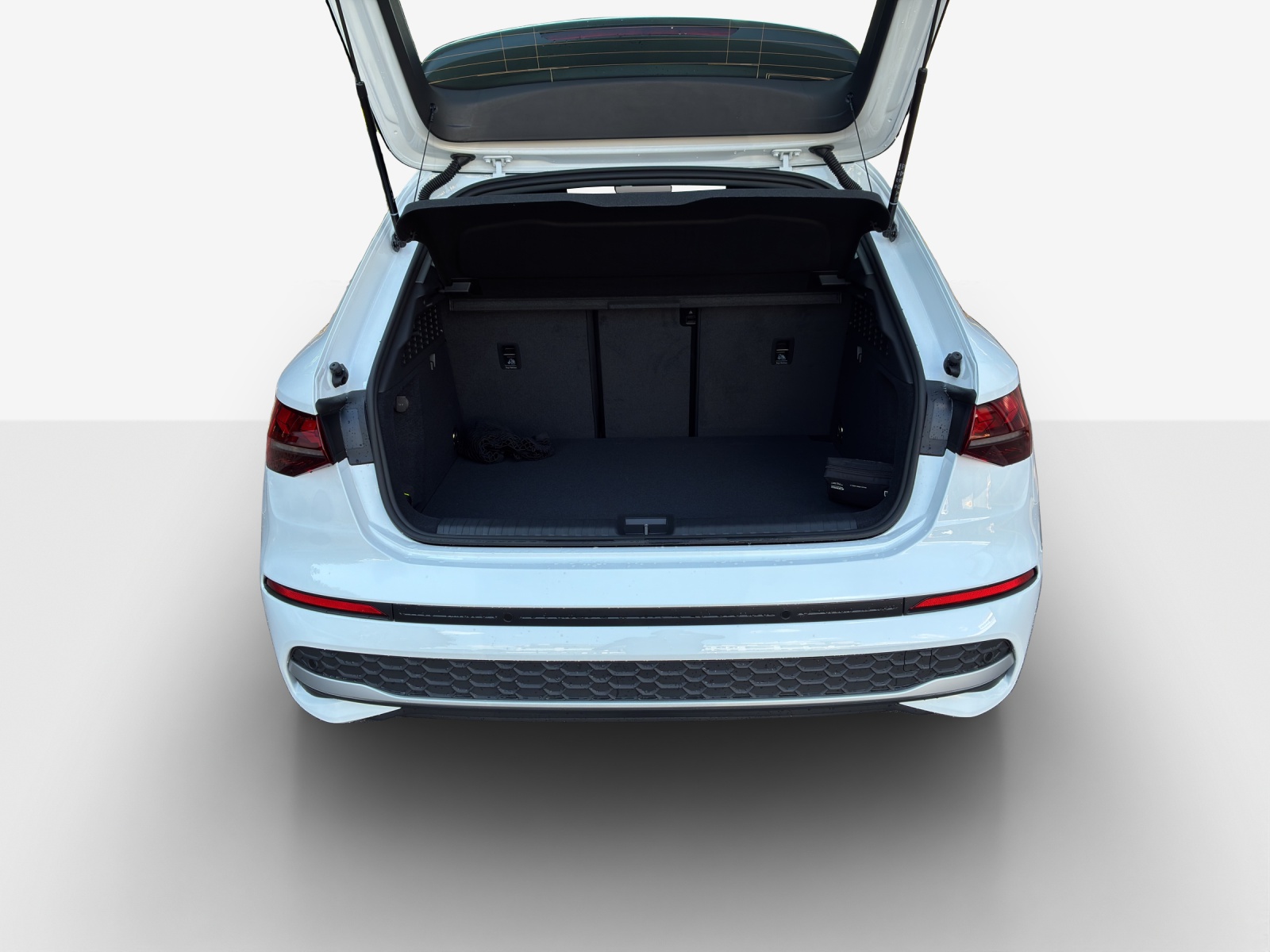 AUDI A3 Sportback TFSI 110 kW Attraction S tronic-image-12
