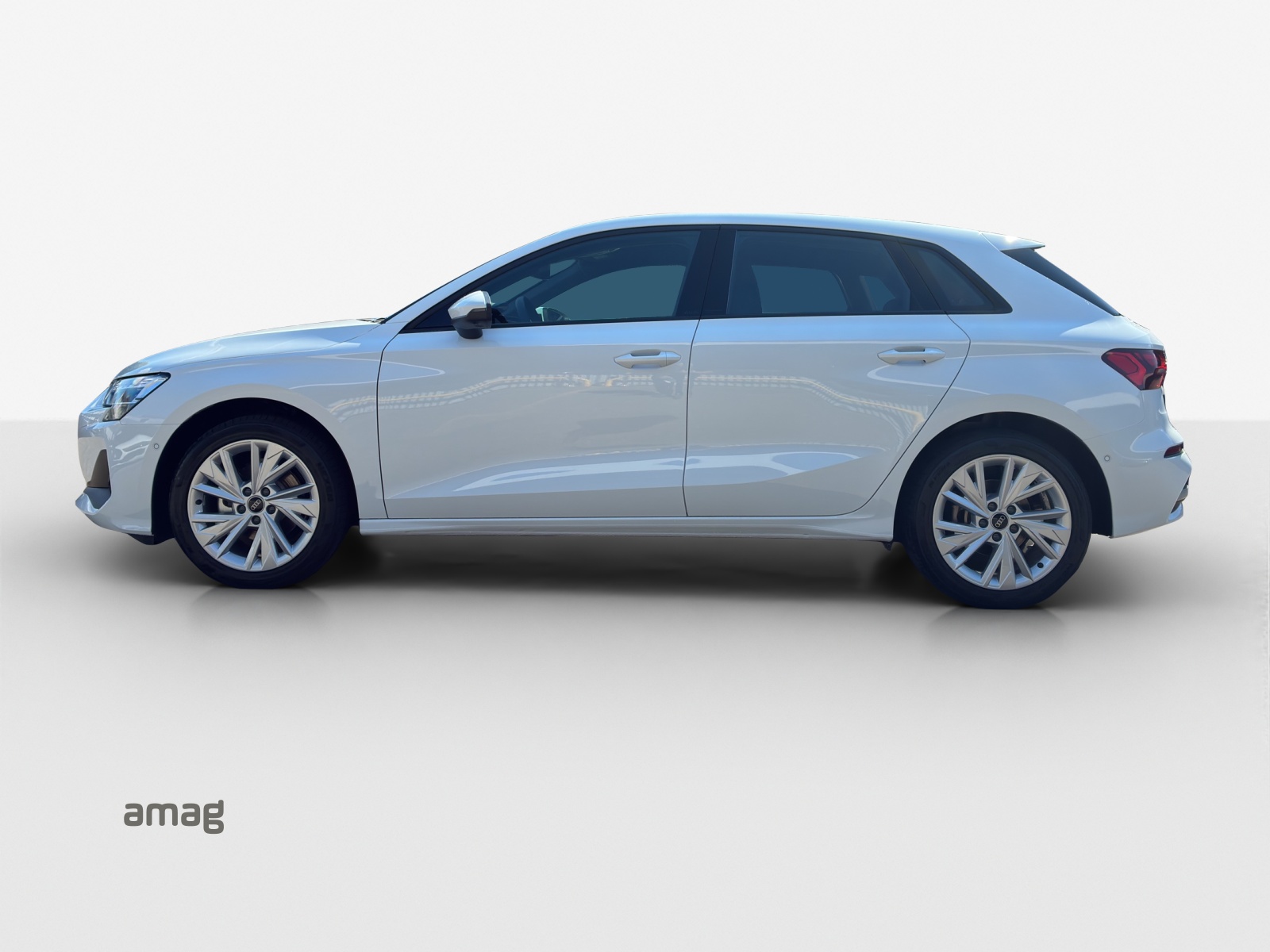 AUDI A3 Sportback TFSI 110 kW Attraction S tronic-image-1