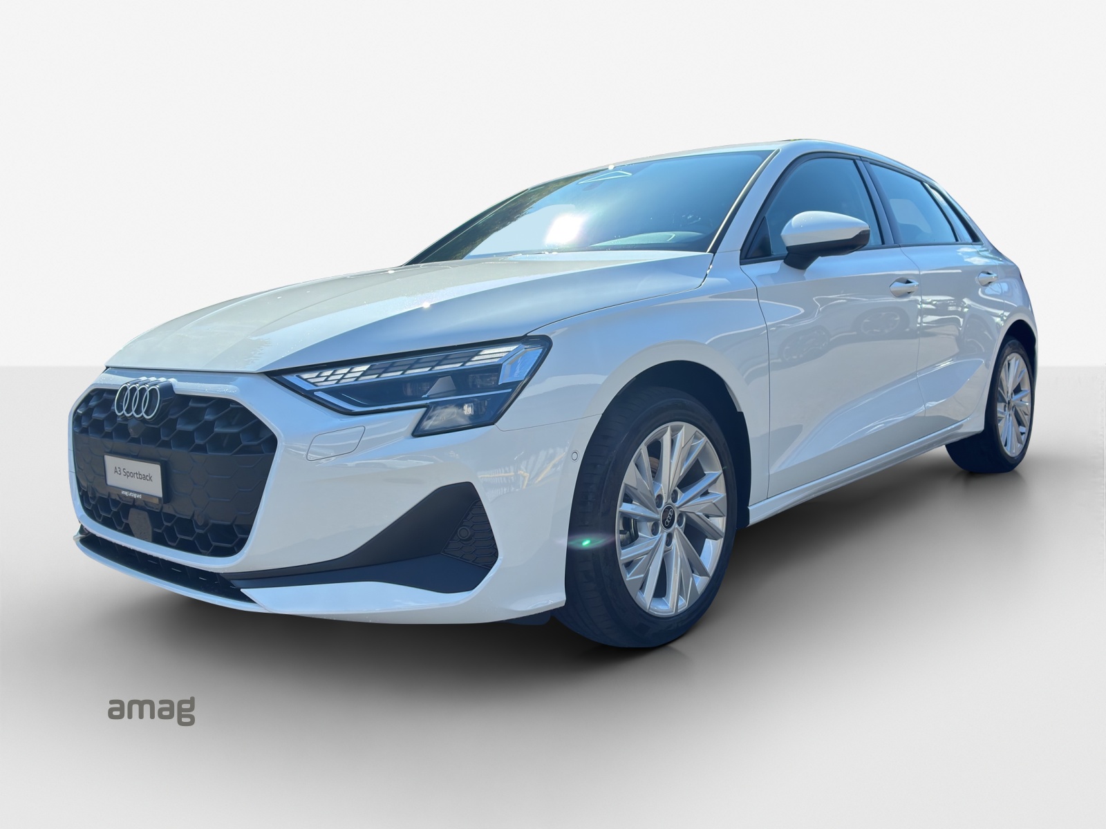 AUDI A3 Sportback TFSI 110 kW Attraction S tronic-image-0