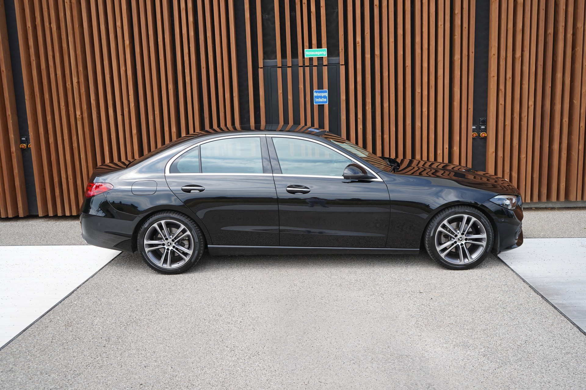 MERCEDES-BENZ C 180 AVANTGARDE SPORT l 170 PS-image-4