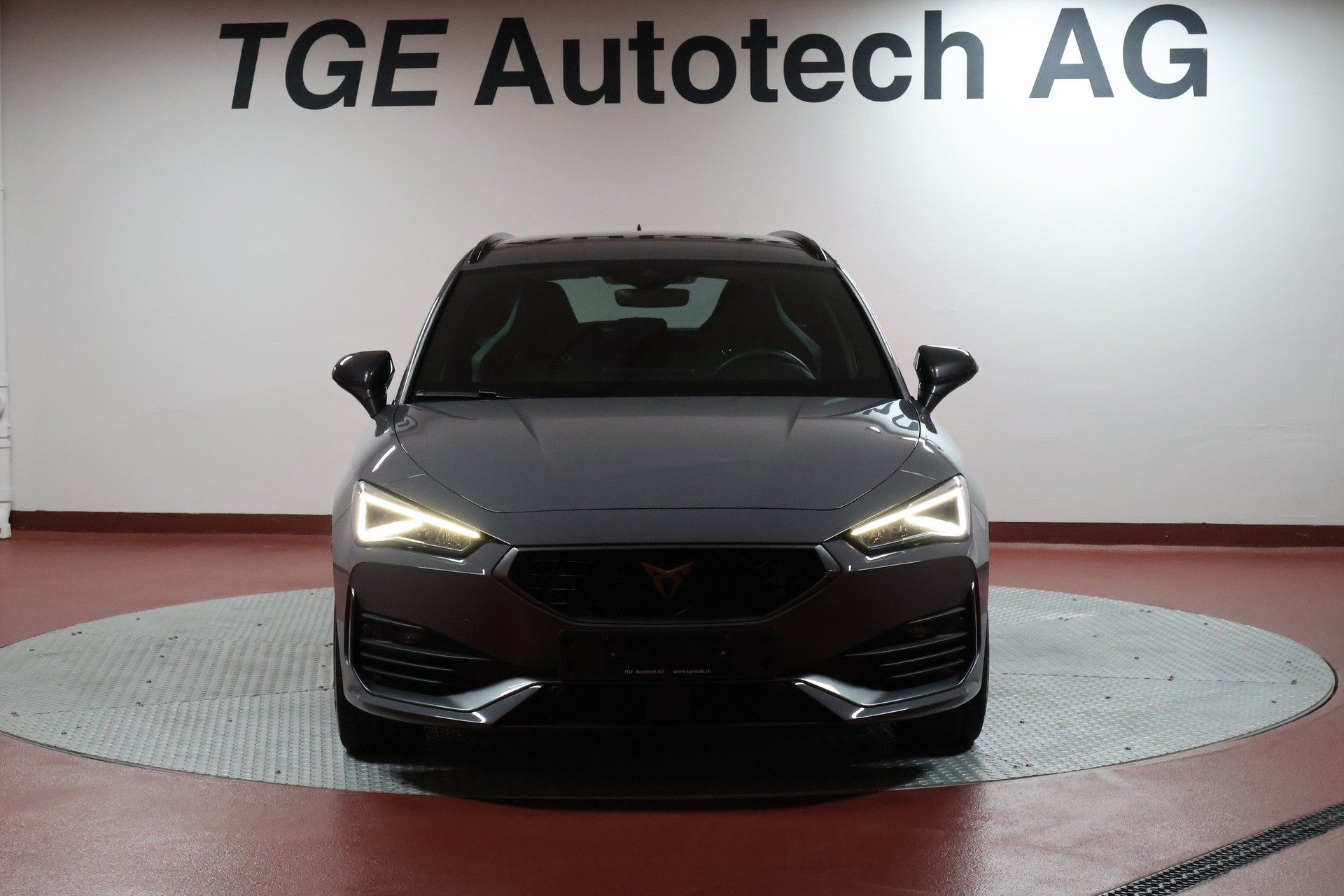 CUPRA LEON ST 2.0 TSI VZ DSG 4Drive-showroom-element-1