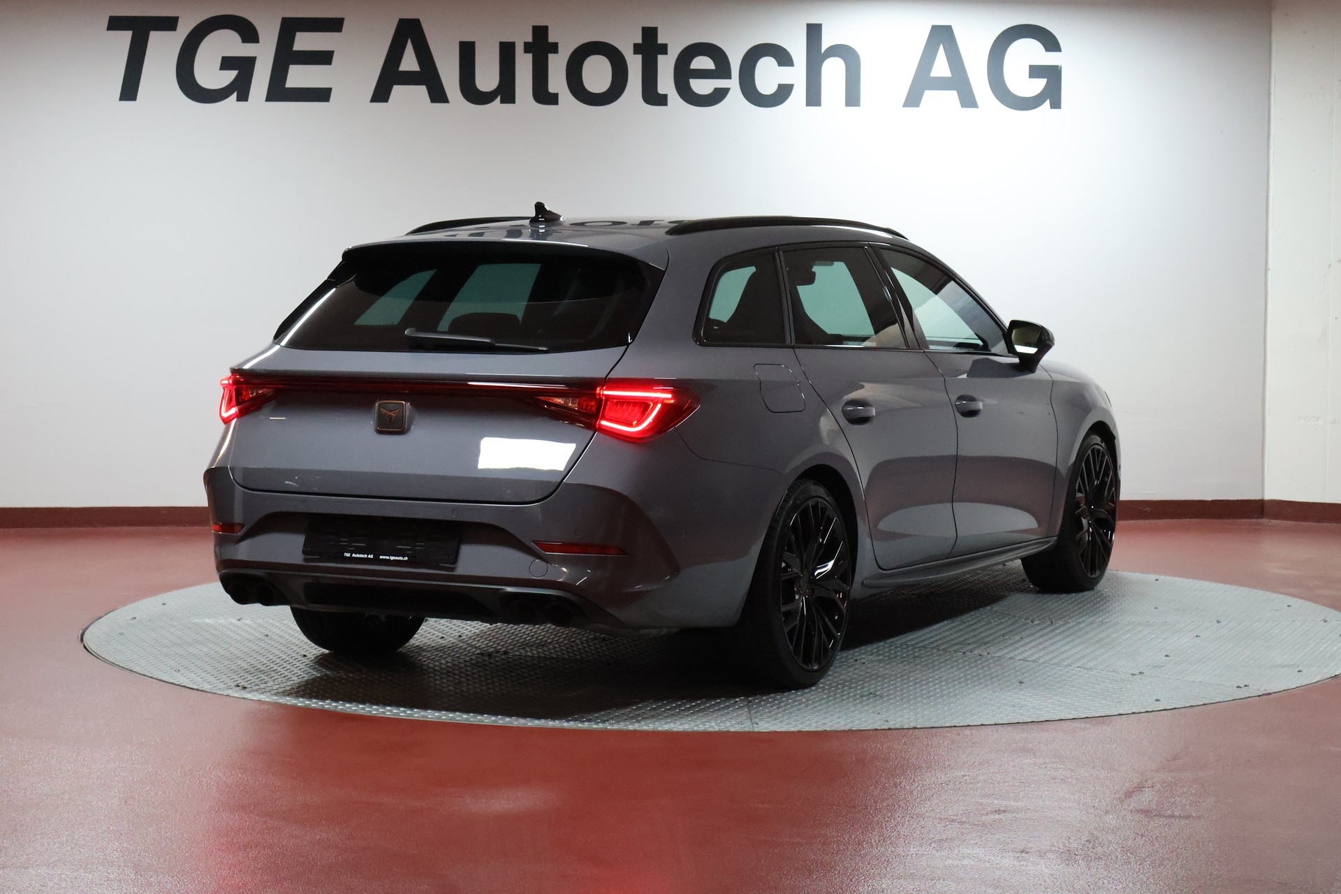 CUPRA LEON ST 2.0 TSI VZ DSG 4Drive-image-20