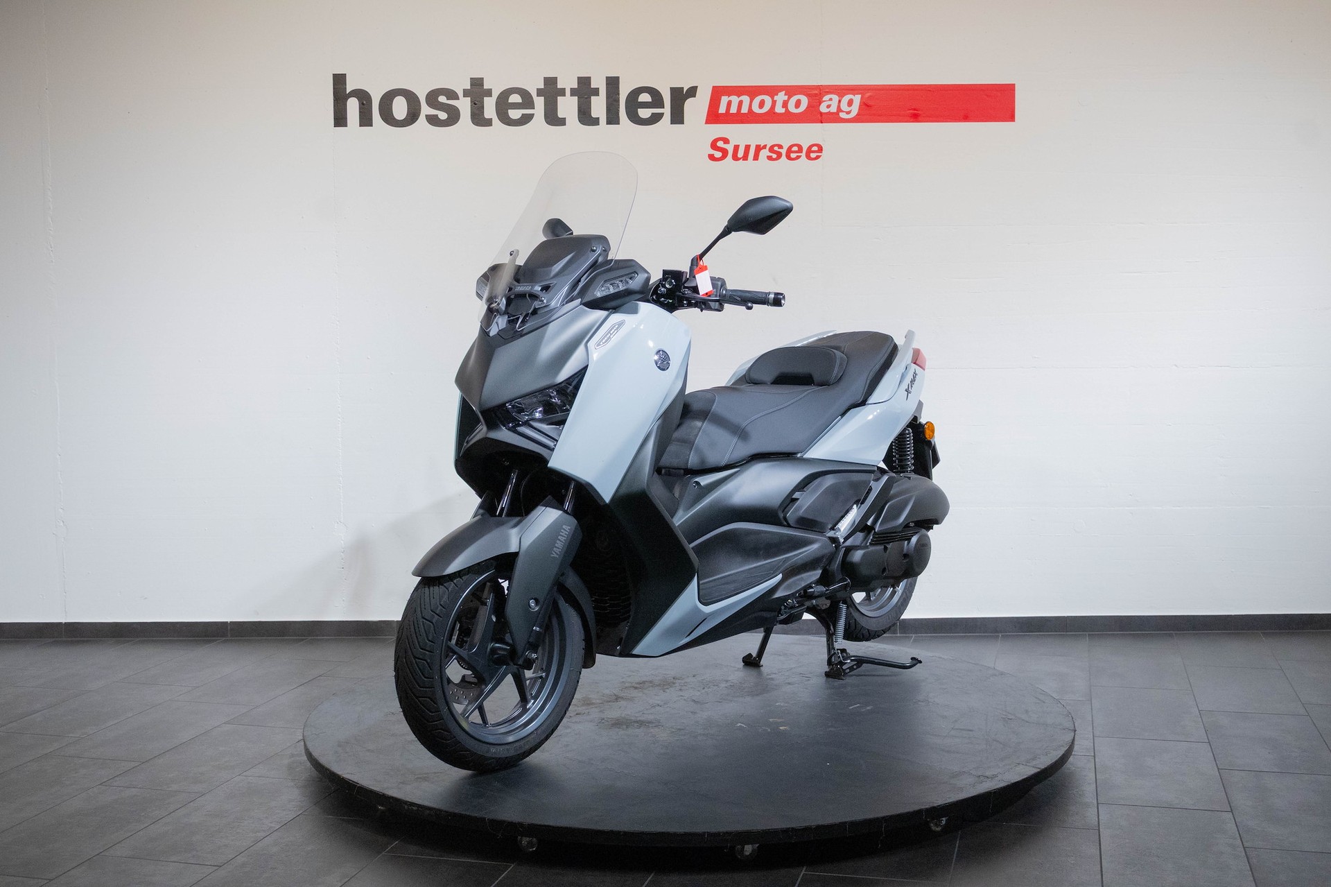 YAMAHA XMAX 125 Tech MAX-showroom-element-1