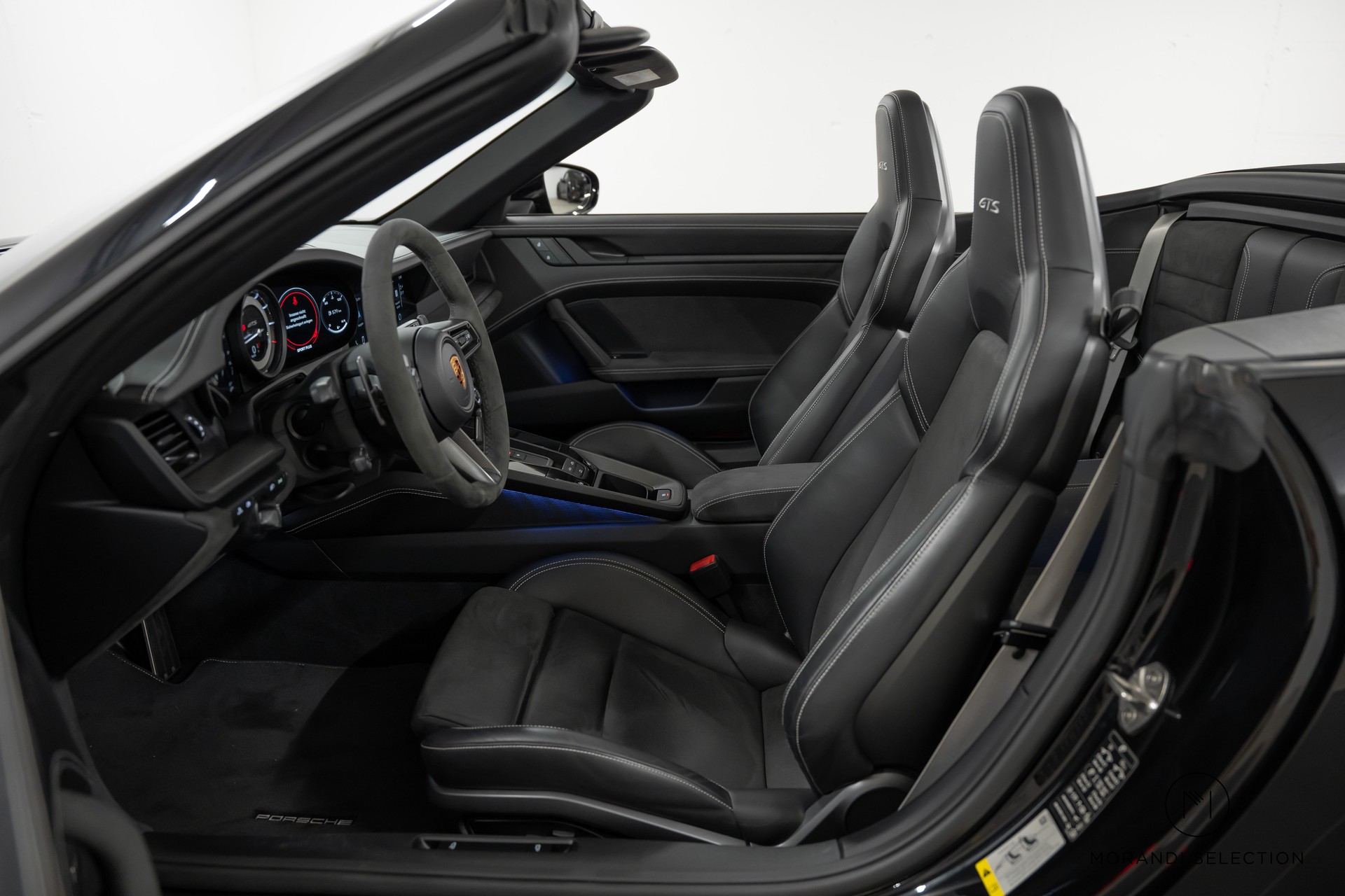 PORSCHE 911 Cabriolet 3.0 Carrera 4 GTS PDK-image-12