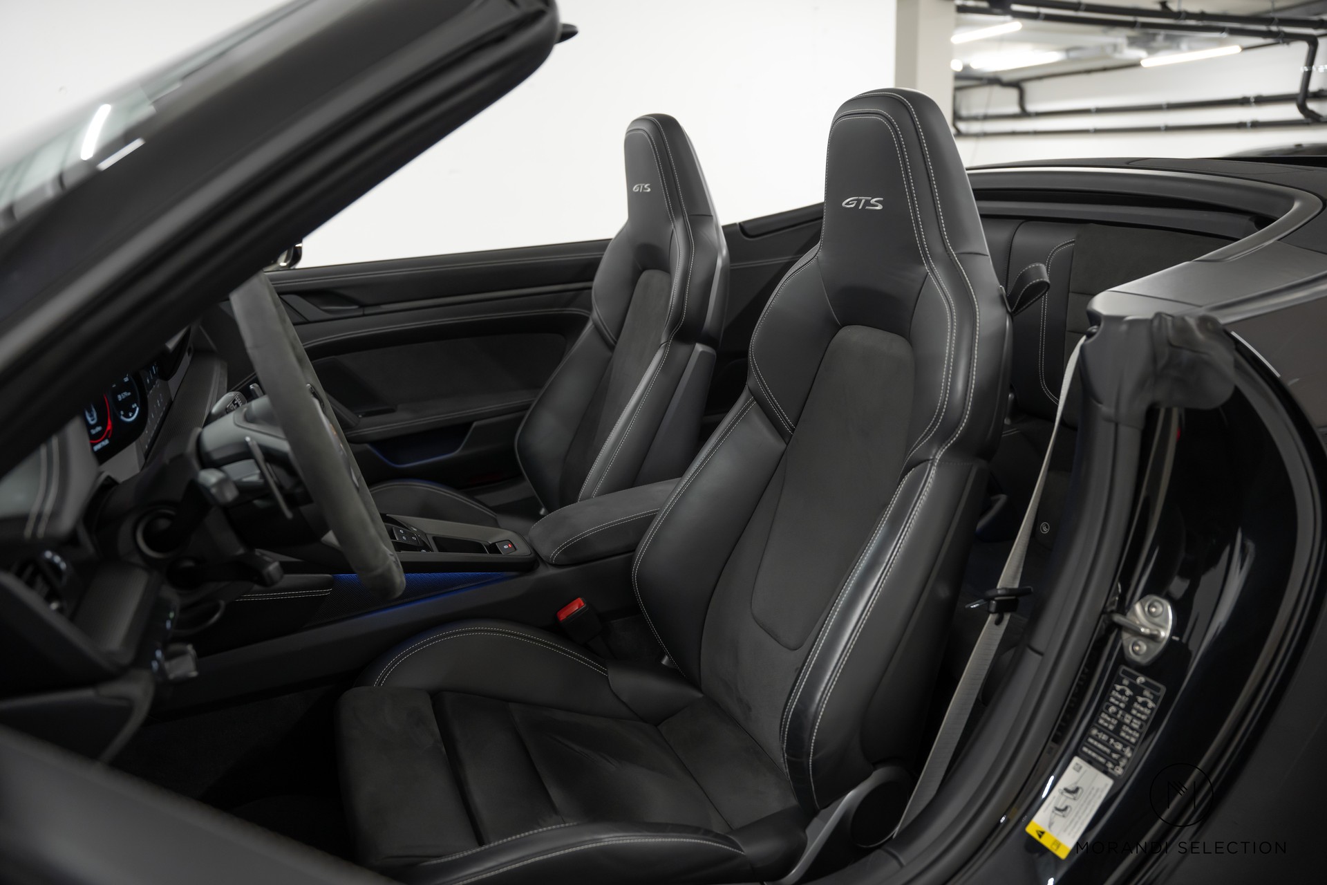 PORSCHE 911 Cabriolet 3.0 Carrera 4 GTS PDK-image-13