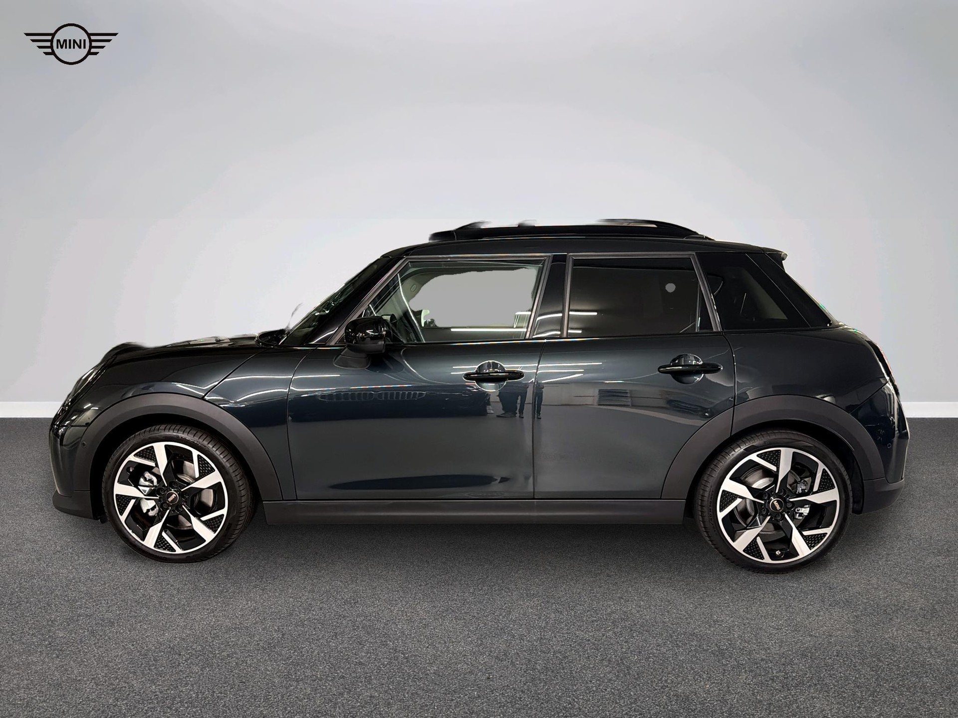 MINI Cooper 5 door C-image-2