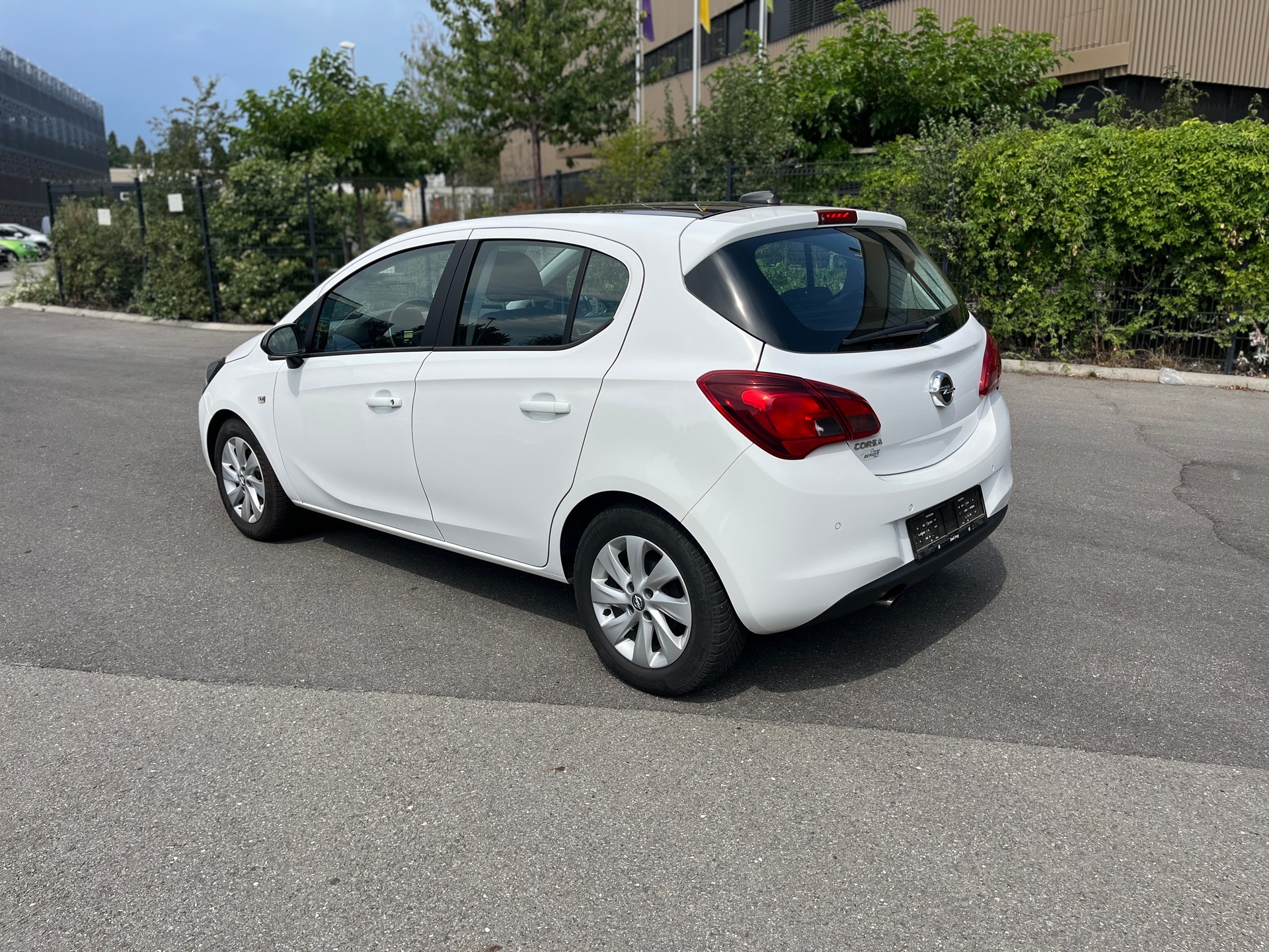 OPEL Corsa 1.4 EcoTec 120 Years Edition-image-4