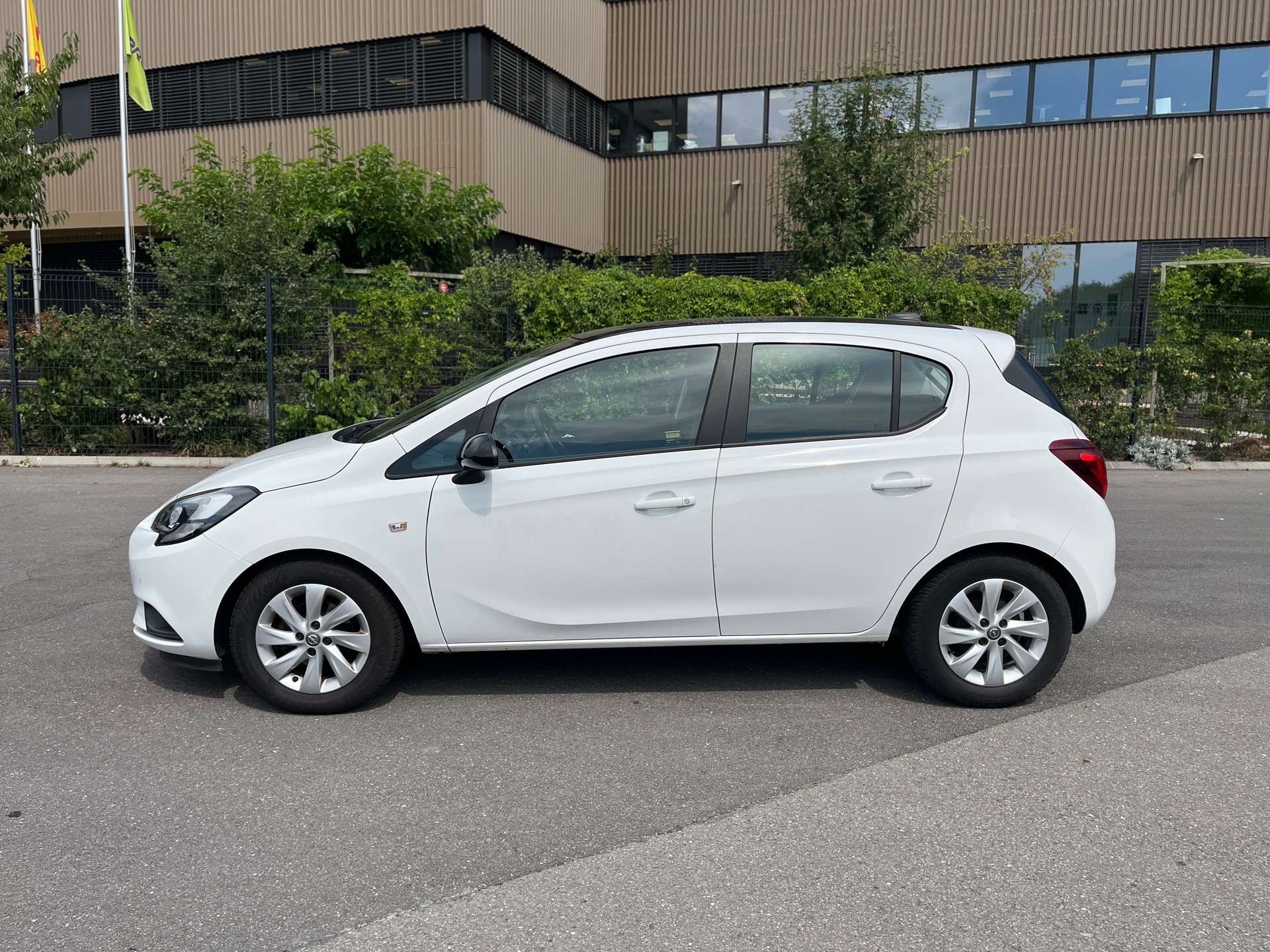 OPEL Corsa 1.4 EcoTec 120 Years Edition-image-1