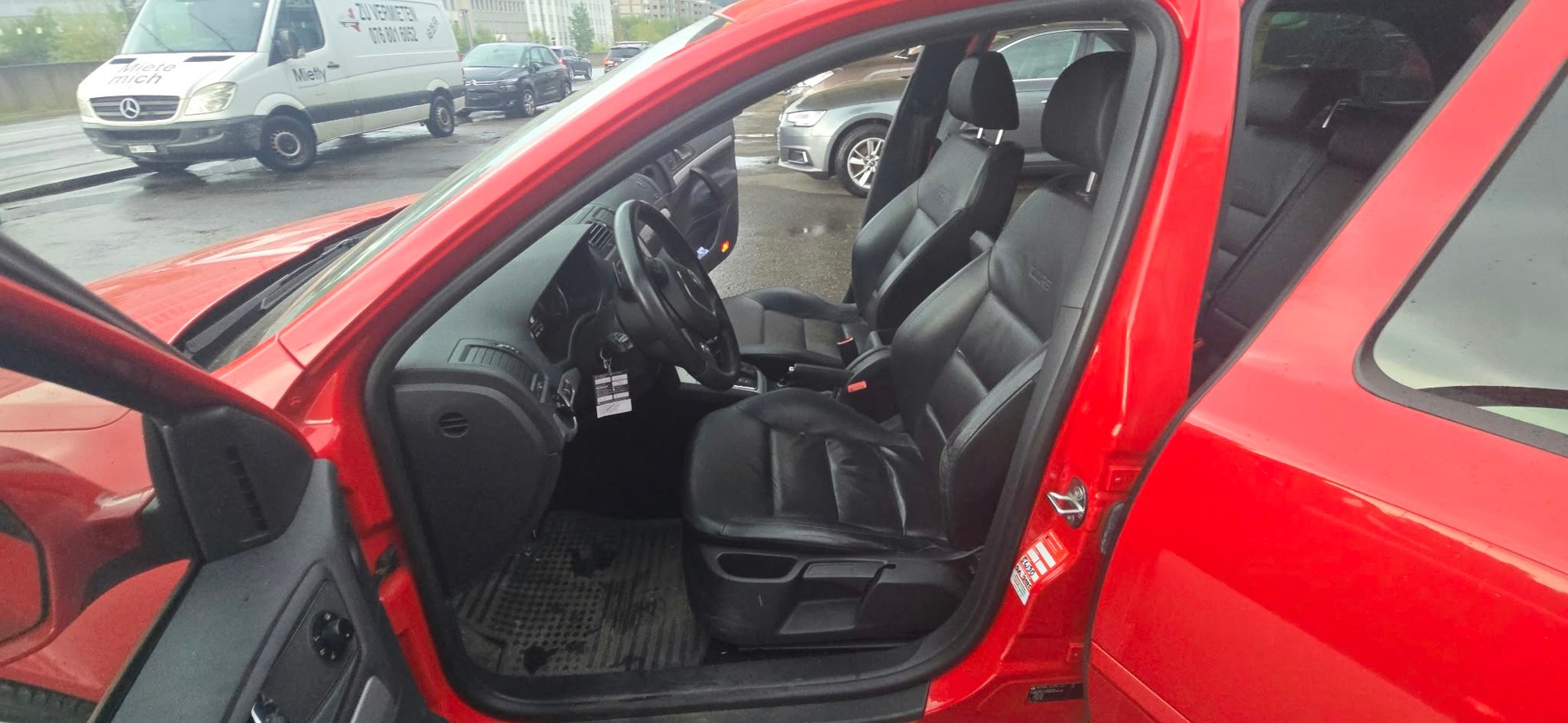 SKODA Octavia Combi 2.0 TSI RS DSG-image-10