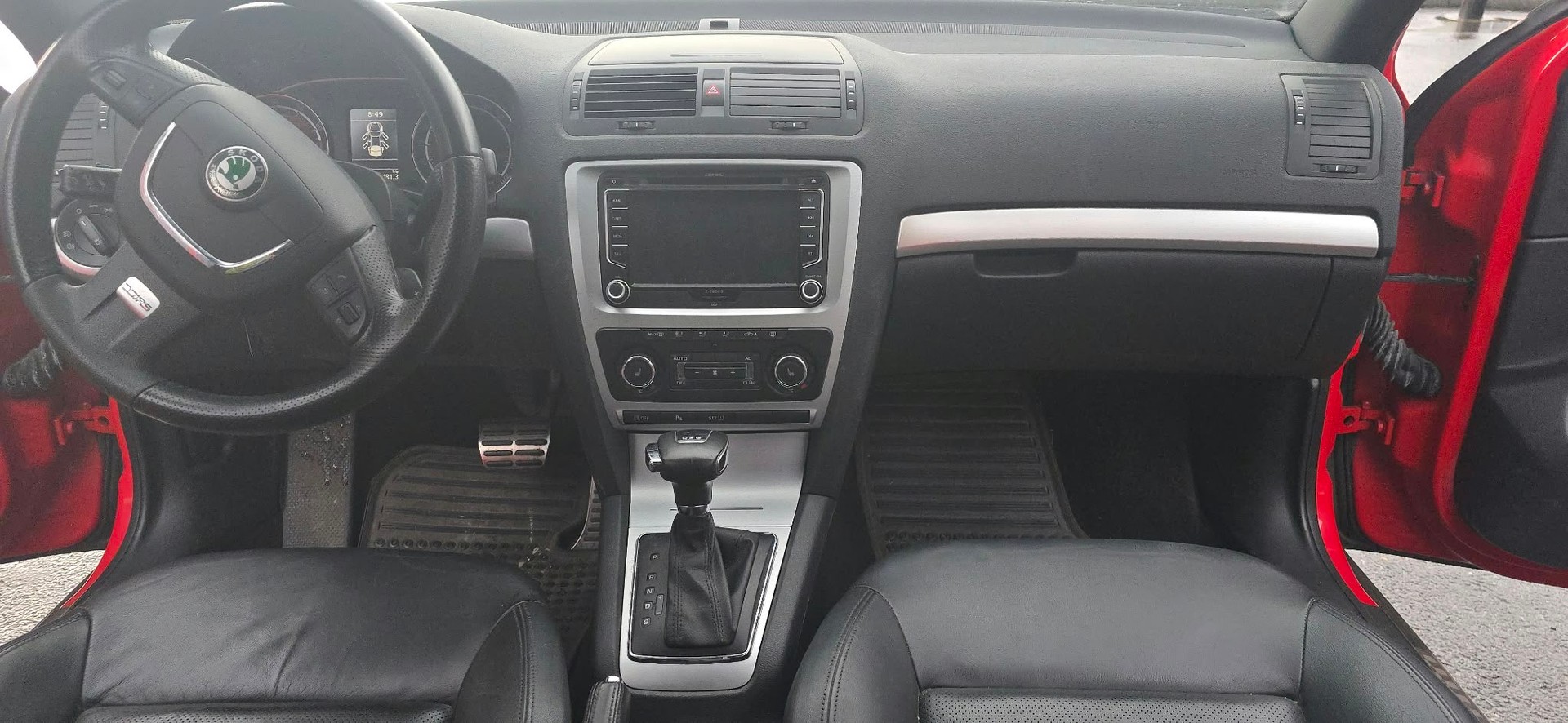 SKODA Octavia Combi 2.0 TSI RS DSG-image-11