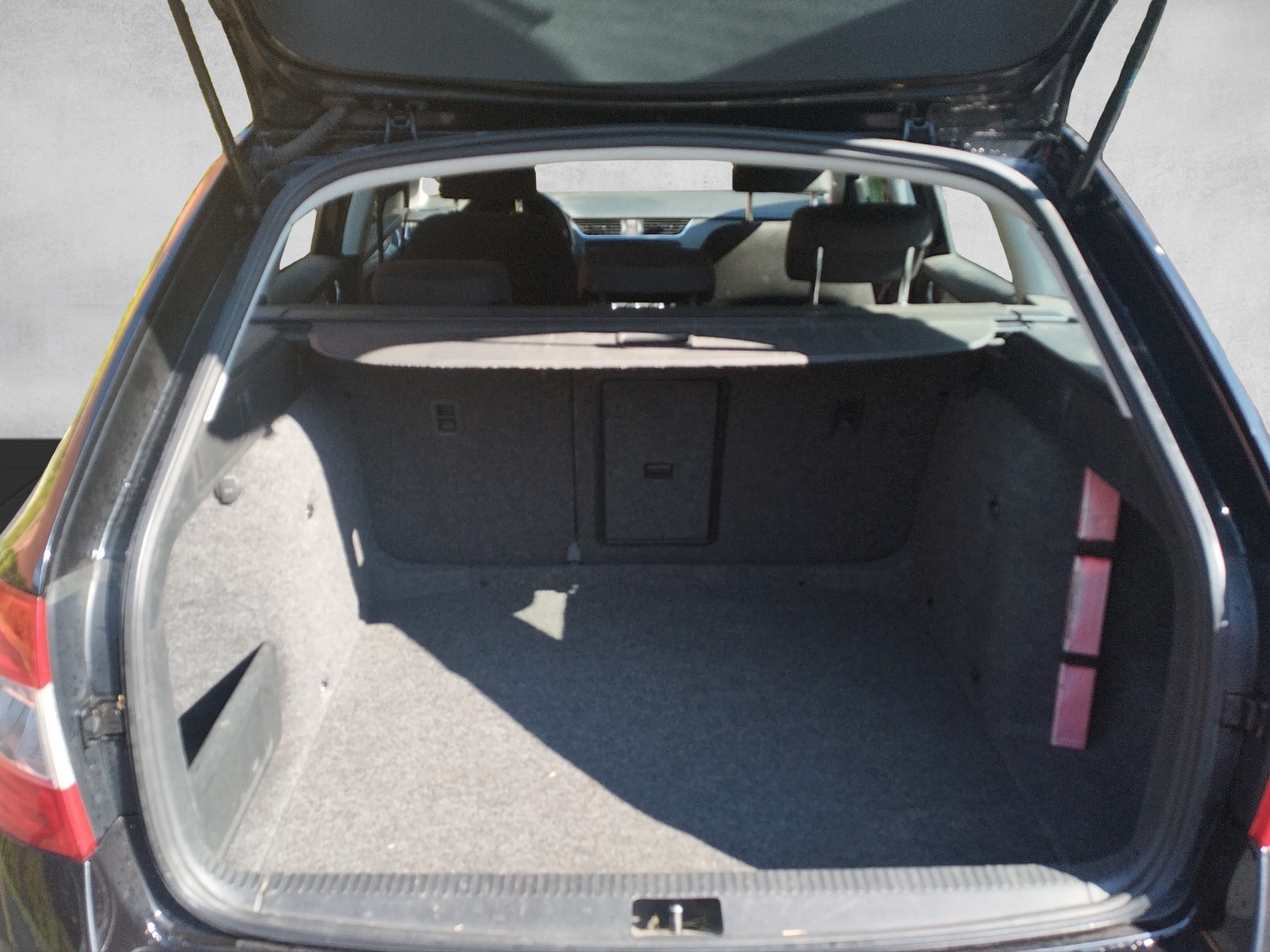 SKODA Octavia Combi 2.0 TDI Ambition 4x4-image-13