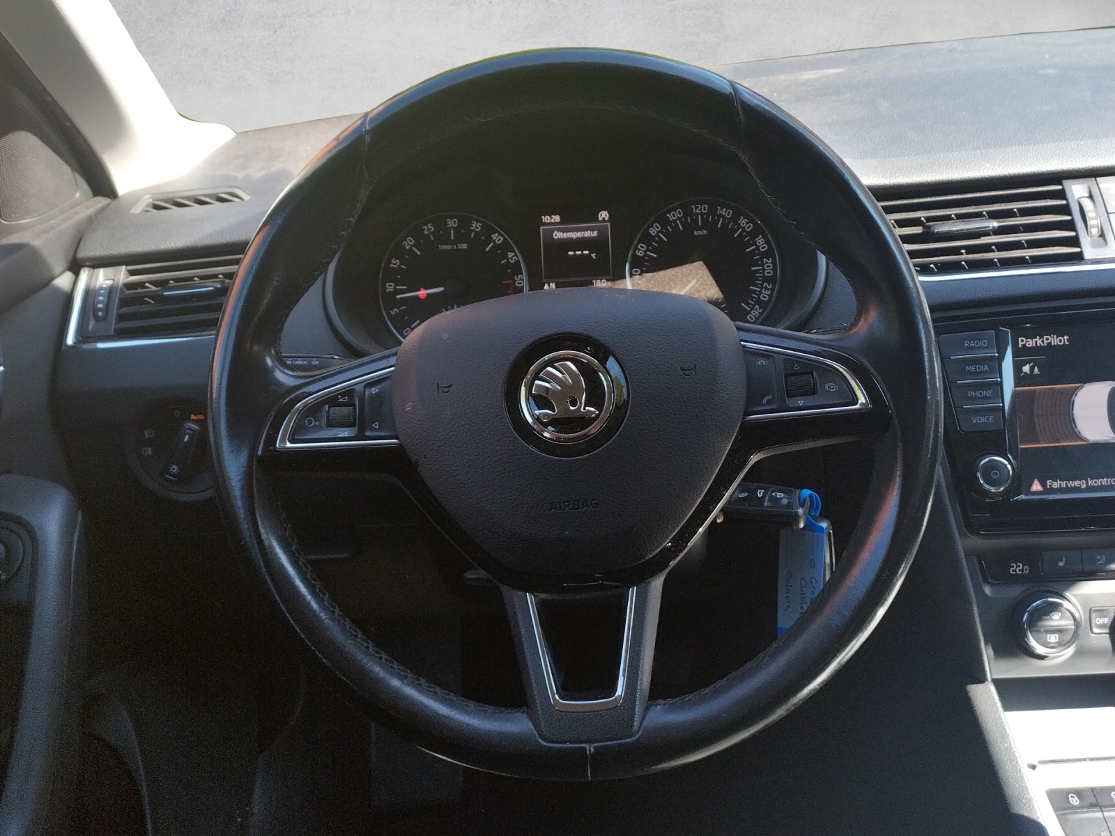 SKODA Octavia Combi 2.0 TDI Ambition 4x4-image-10