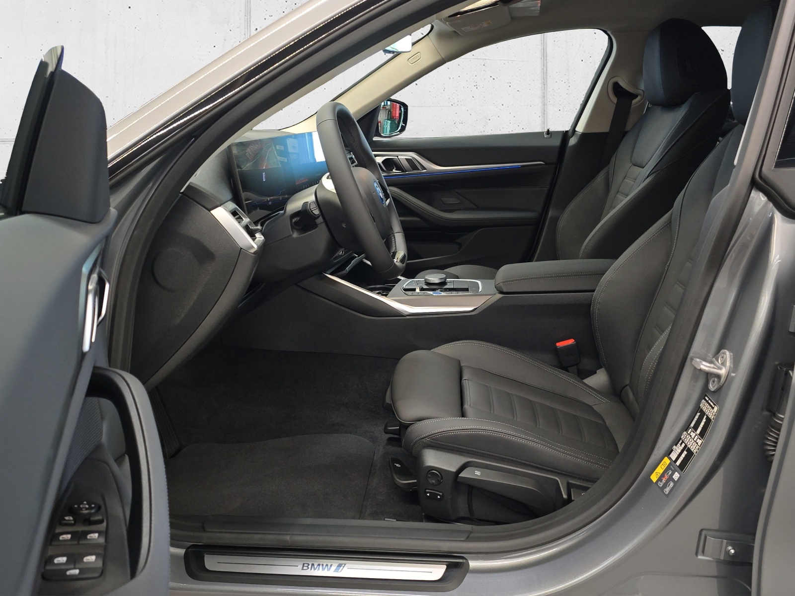 BMW i4 xDrive 40-image-9