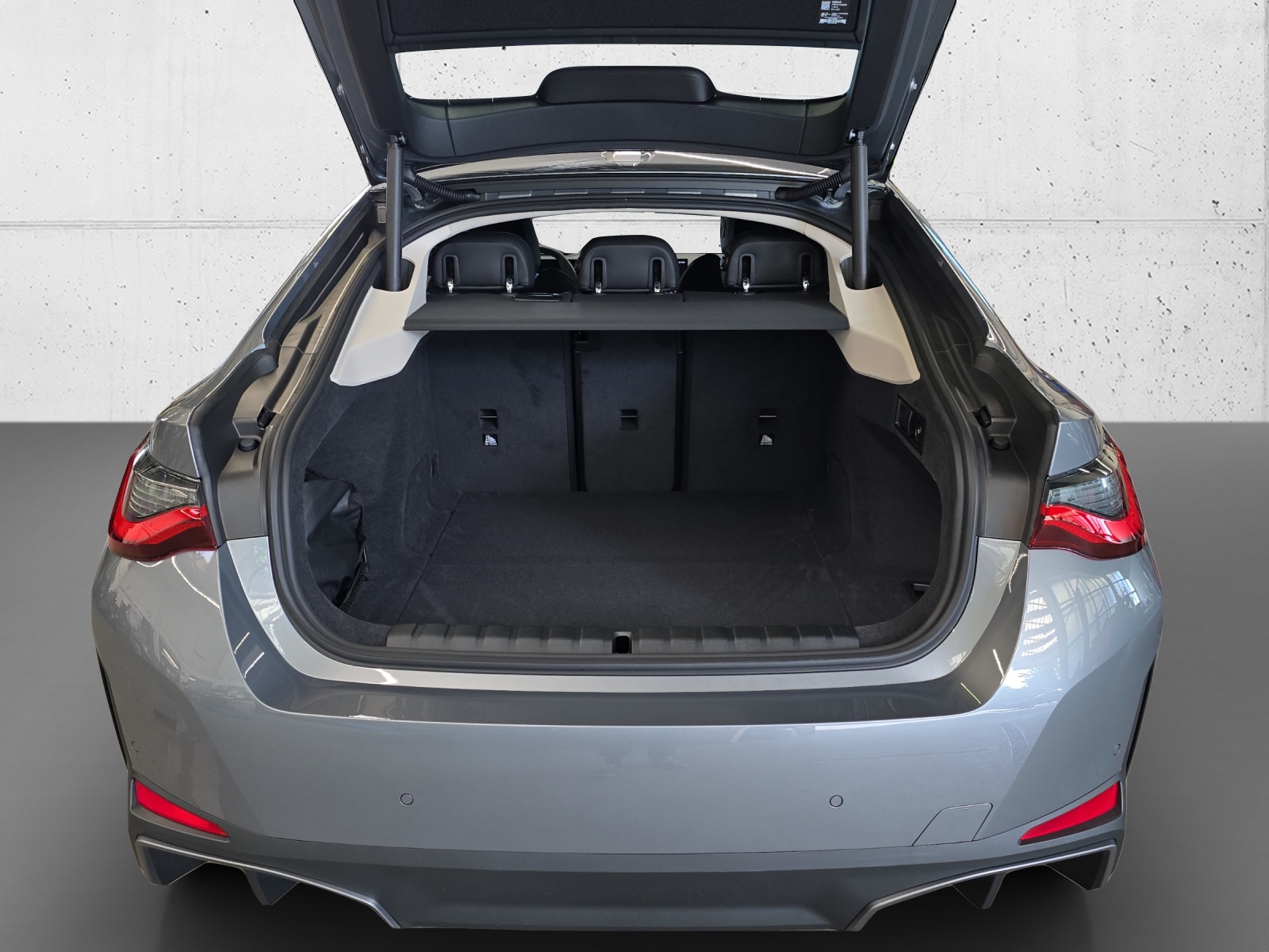 BMW i4 xDrive 40-image-19