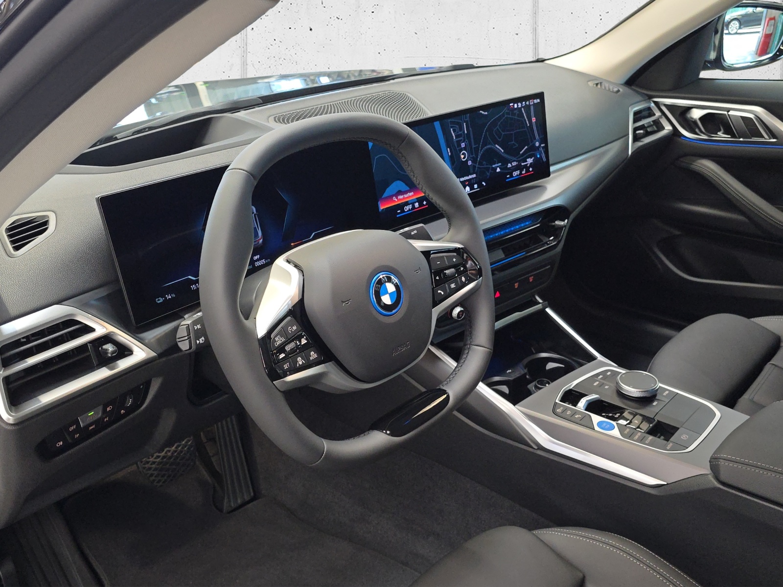 BMW i4 xDrive 40-image-11