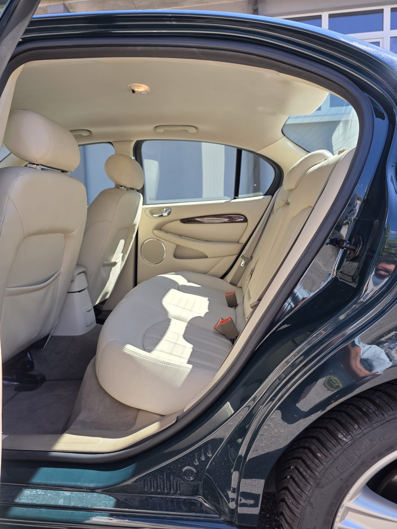JAGUAR X-Type 3.0 V6 Traction4 Executive-image-9