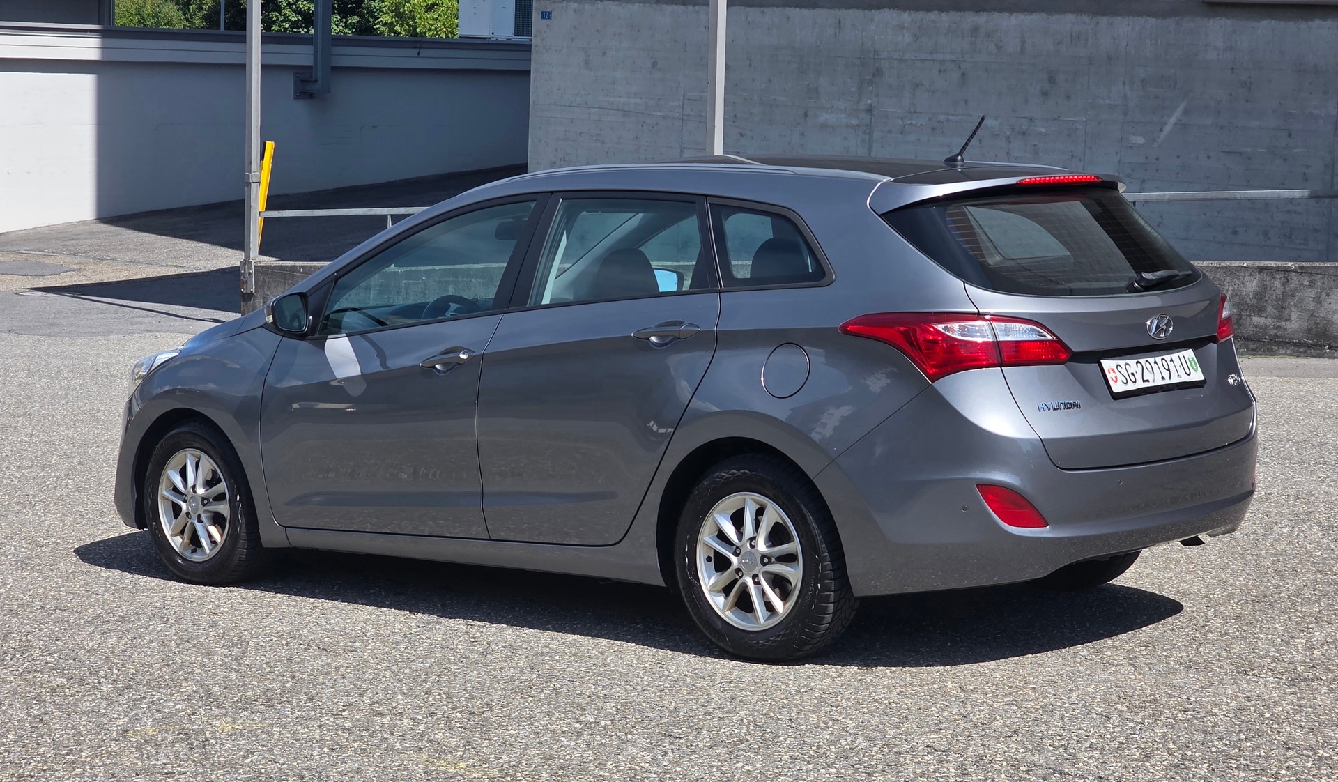 HYUNDAI i30 1.4 CRDI CW-image-5