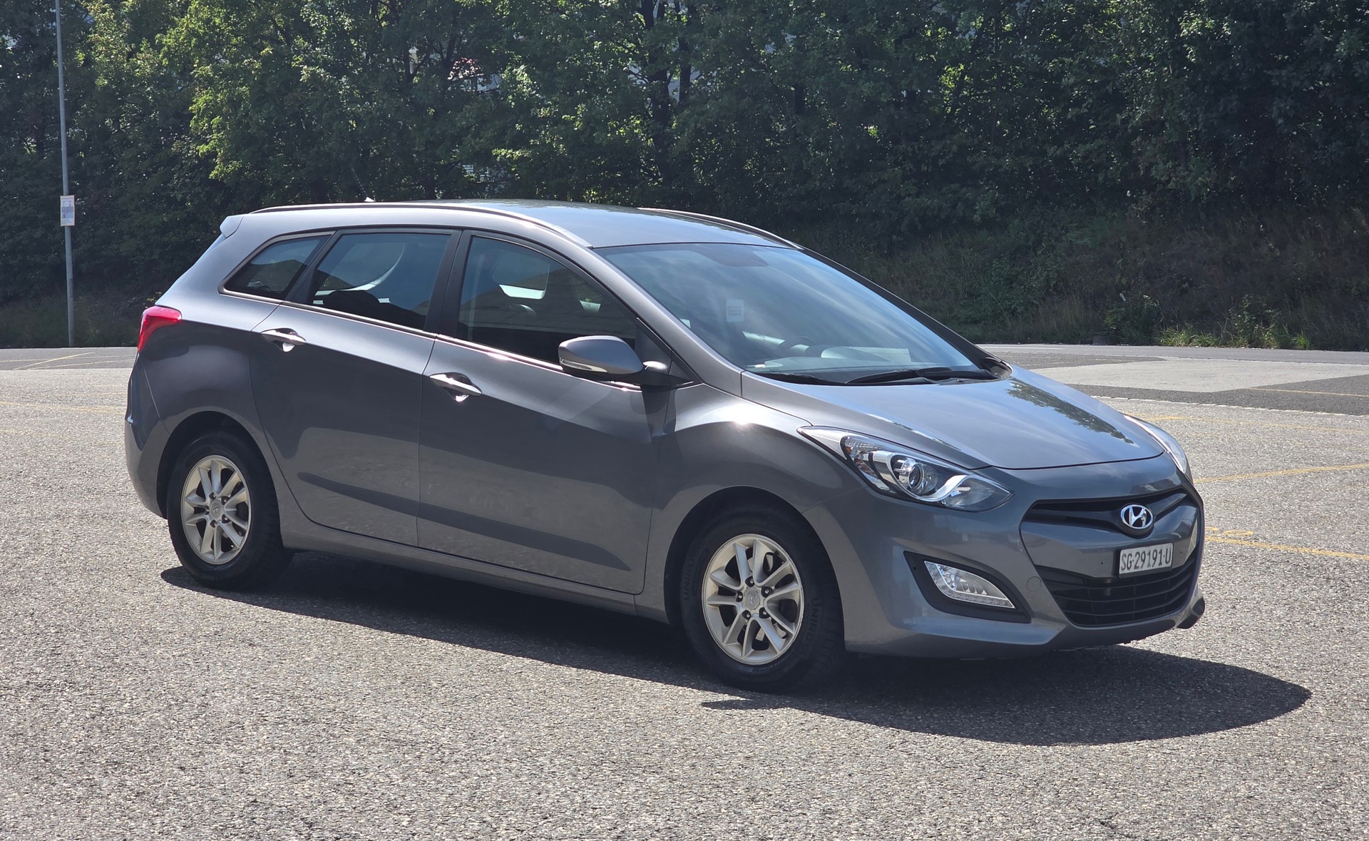 HYUNDAI i30 1.4 CRDI CW-image-1