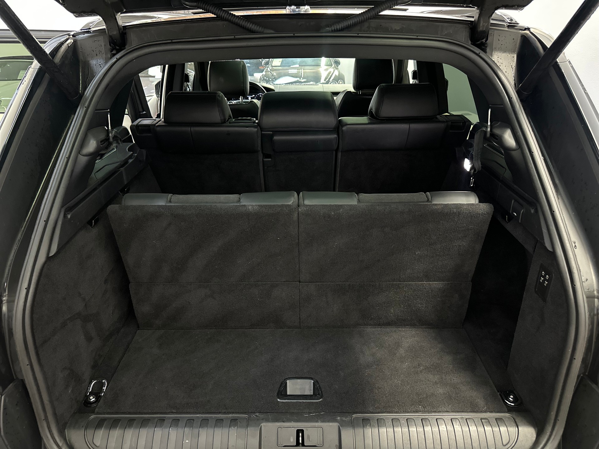 LAND ROVER Range Rover Sport 3.0 V6 SC SE Automatic-image-16
