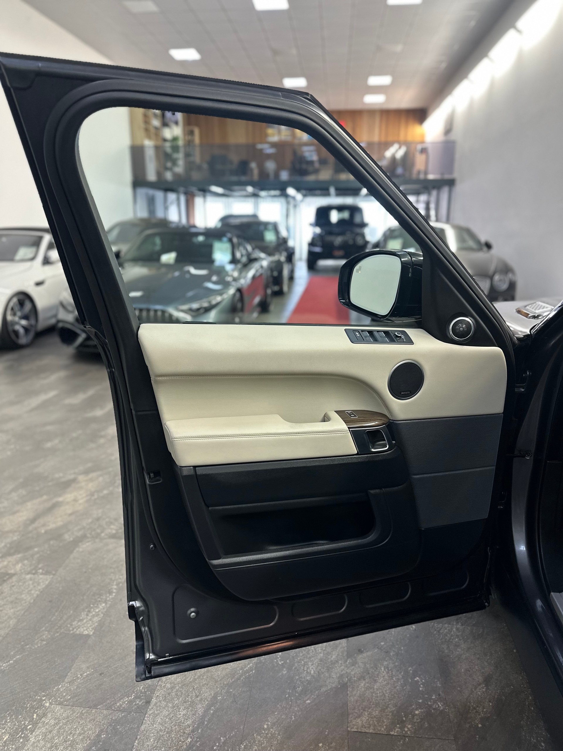 LAND ROVER Range Rover Sport 3.0 V6 SC SE Automatic-image-21