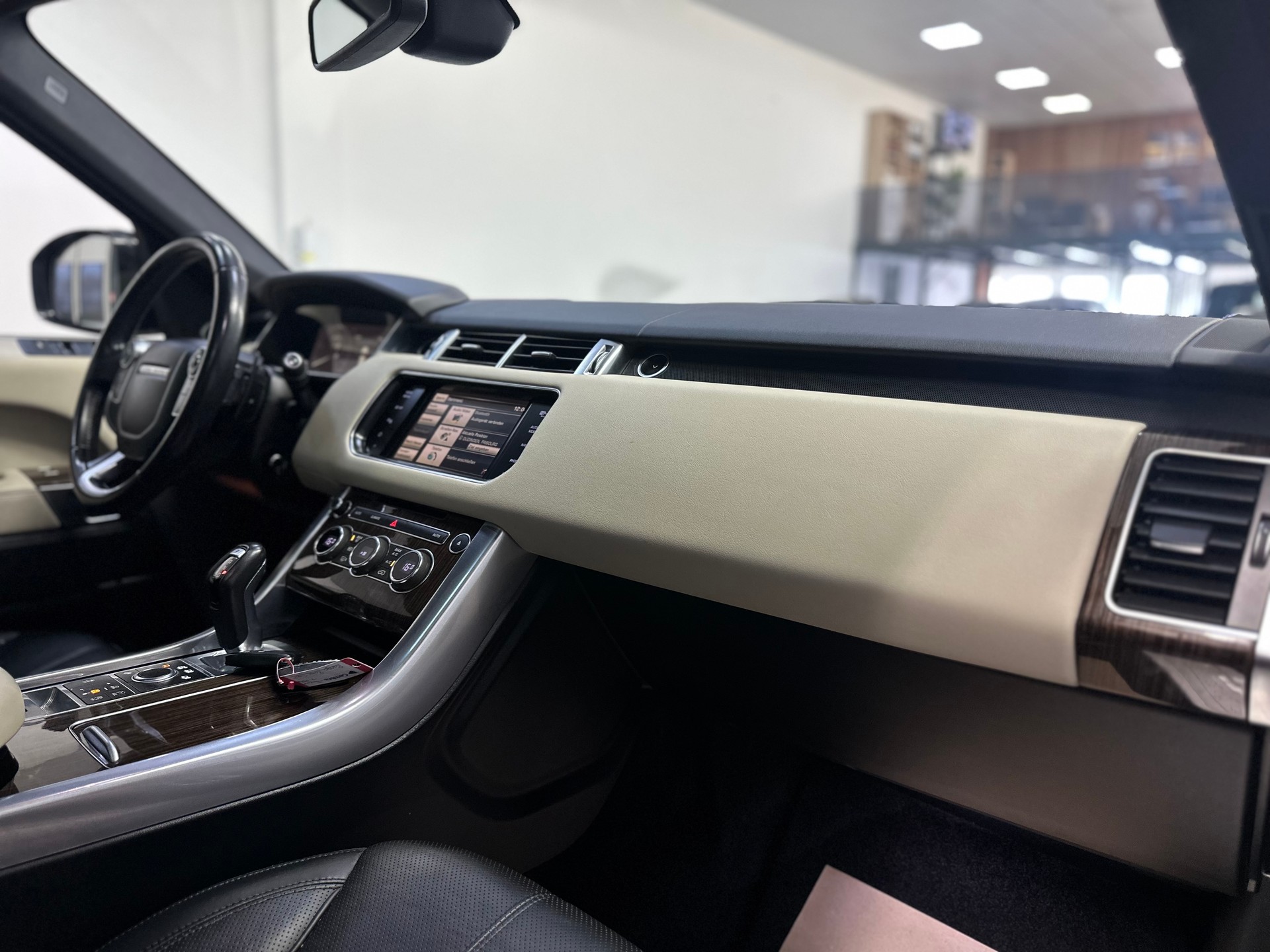LAND ROVER Range Rover Sport 3.0 V6 SC SE Automatic-image-10