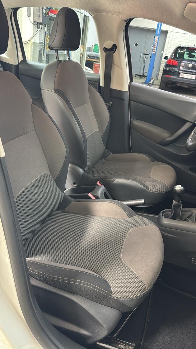 CITROEN C3 1.2i Attraction-image-1