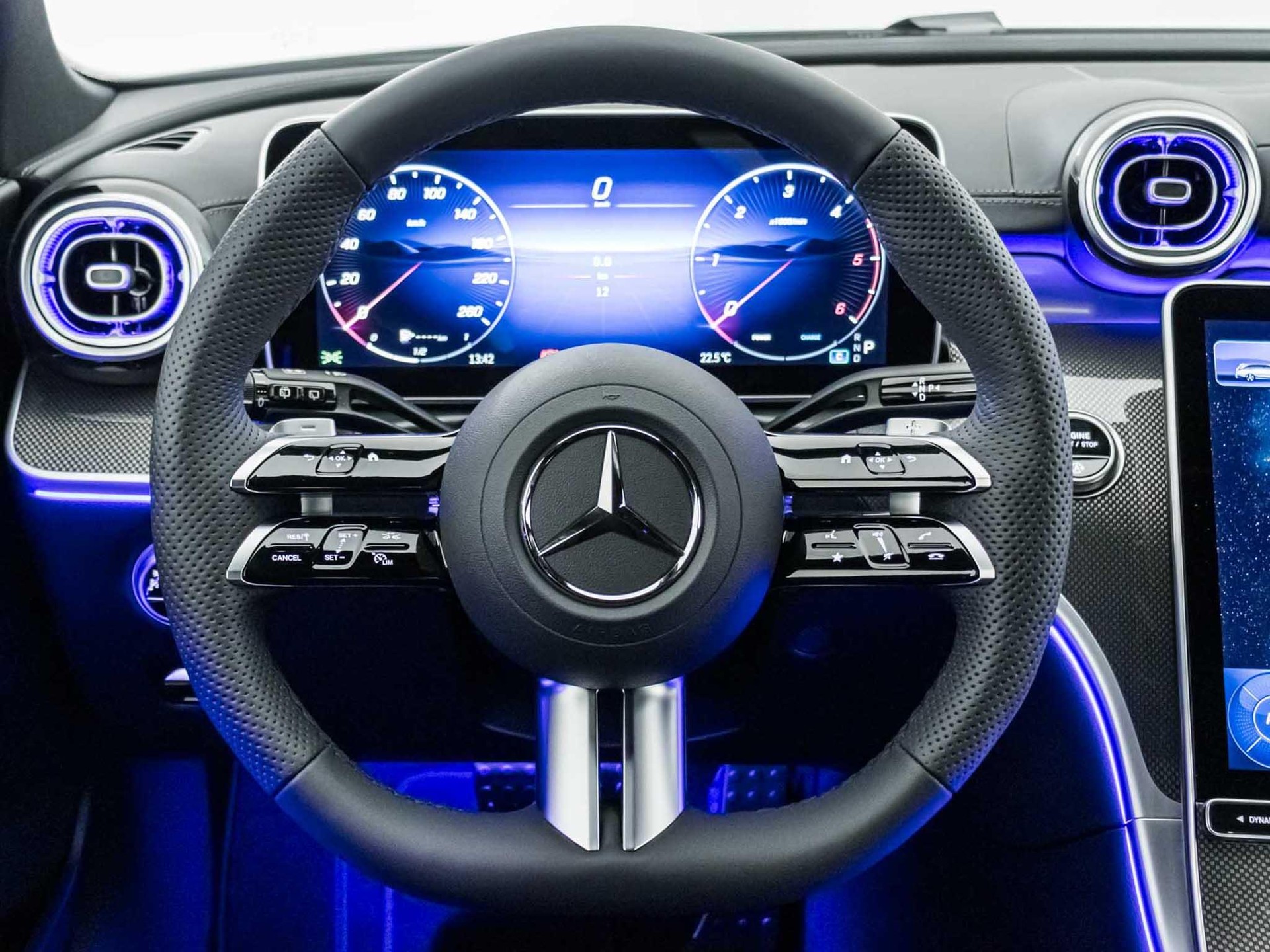 MERCEDES-BENZ C 220 d 4MATIC T-Modell Swiss Star-image-9