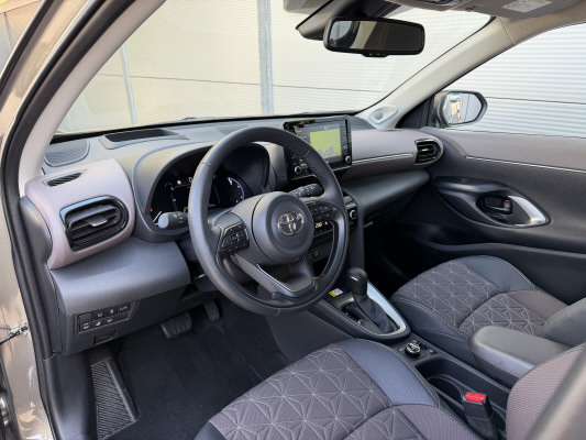 TOYOTA Yaris Cr. 1.5 Eleg. AWD A-image-5