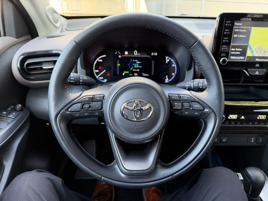 TOYOTA Yaris Cr. 1.5 Eleg. AWD A-image-8