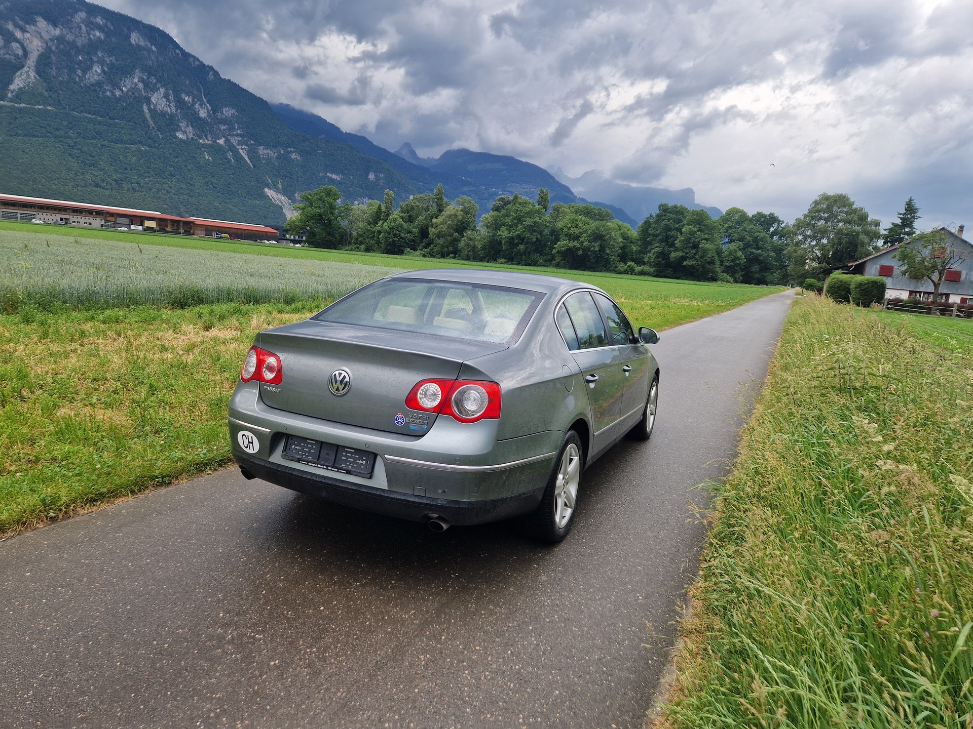 VW Passat 3.2 V6 FSI Comfortline 4Motion-image-3