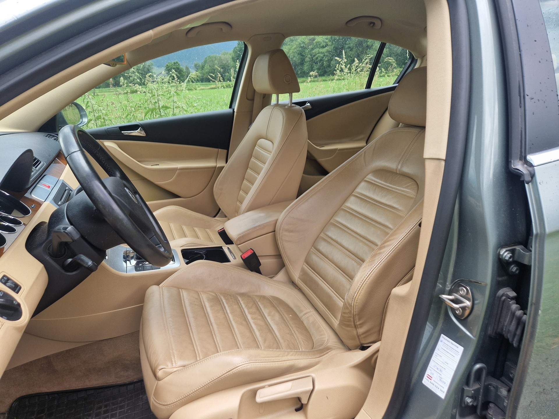 VW Passat 3.2 V6 FSI Comfortline 4Motion-image-8