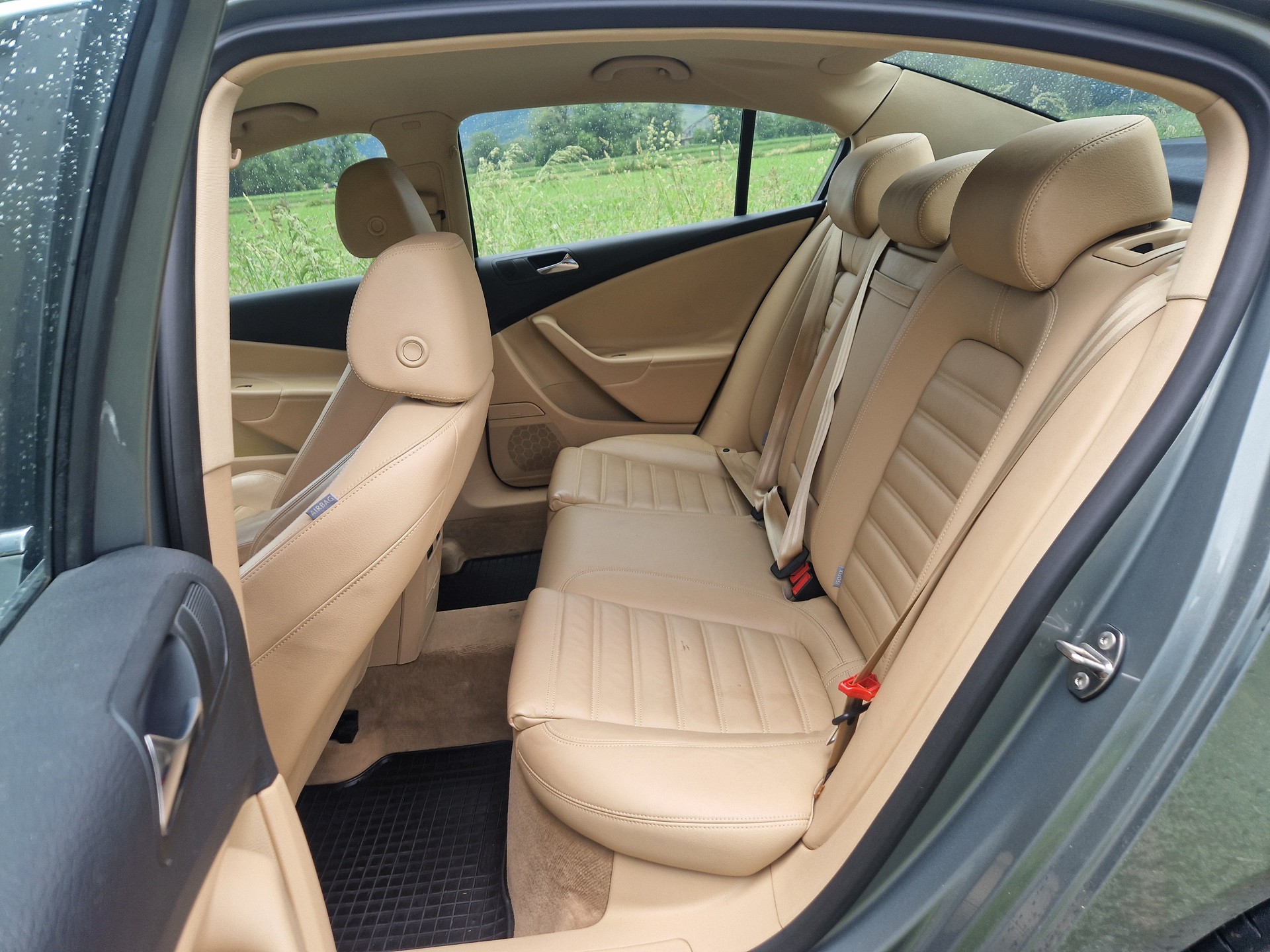 VW Passat 3.2 V6 FSI Comfortline 4Motion-image-6