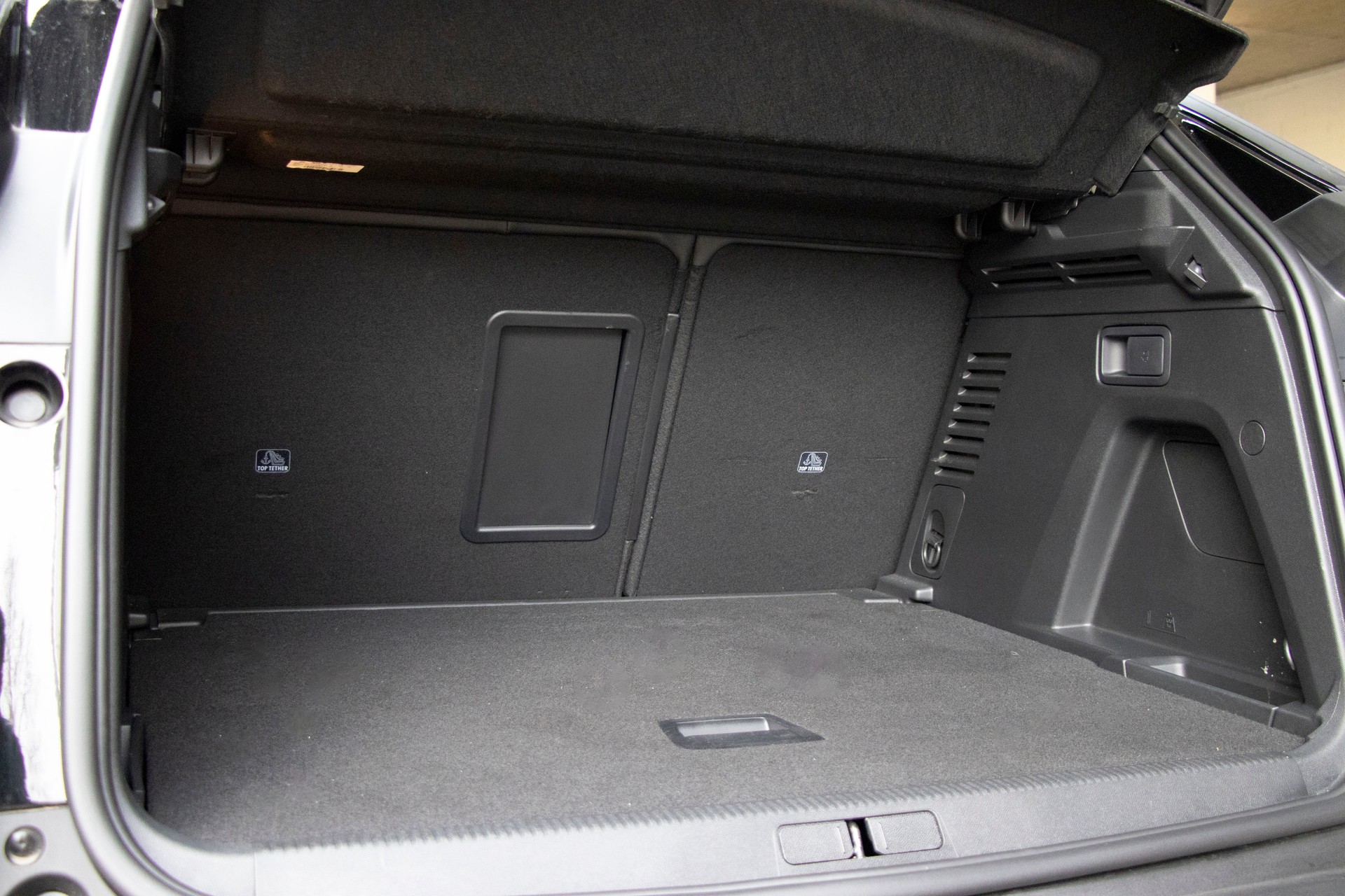 PEUGEOT 3008 1.2 PureTech GT EAT8-image-10