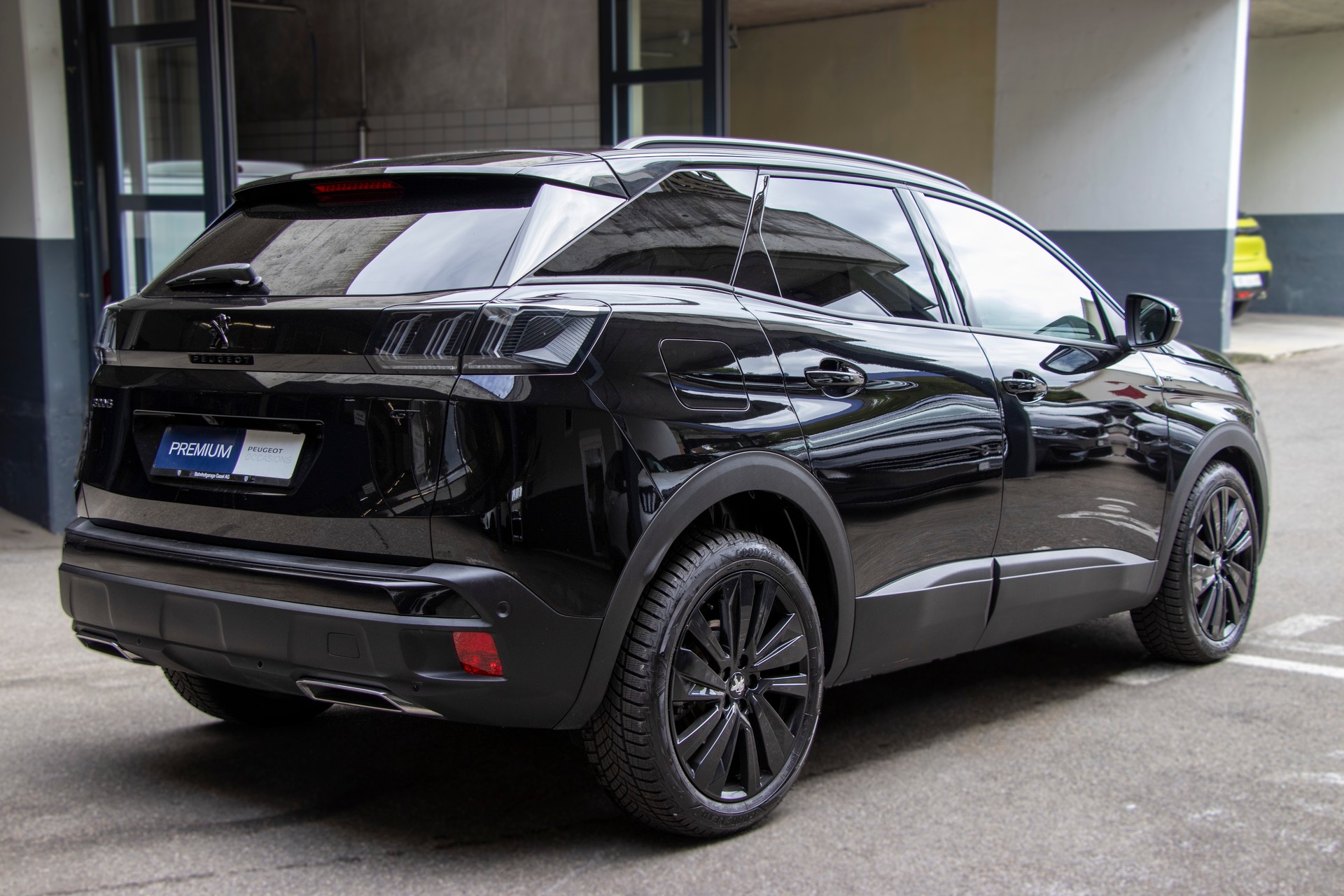 PEUGEOT 3008 1.2 PureTech GT EAT8-showroom-element-3