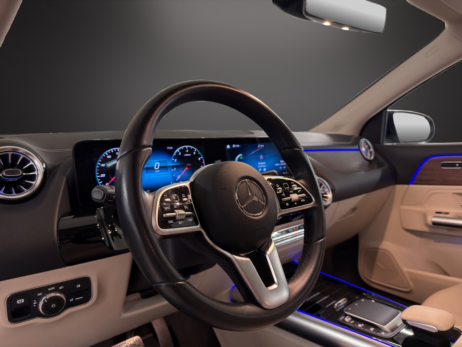MERCEDES-BENZ GLA 250 Progressive 8G-DCT-image-10