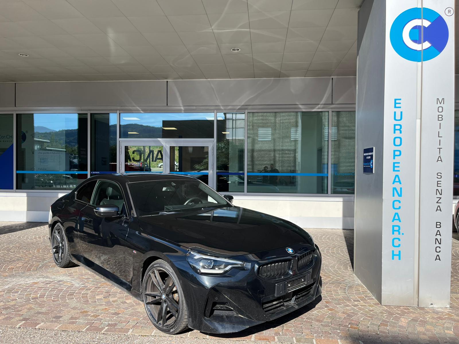 BMW 220i M Sport-image-2