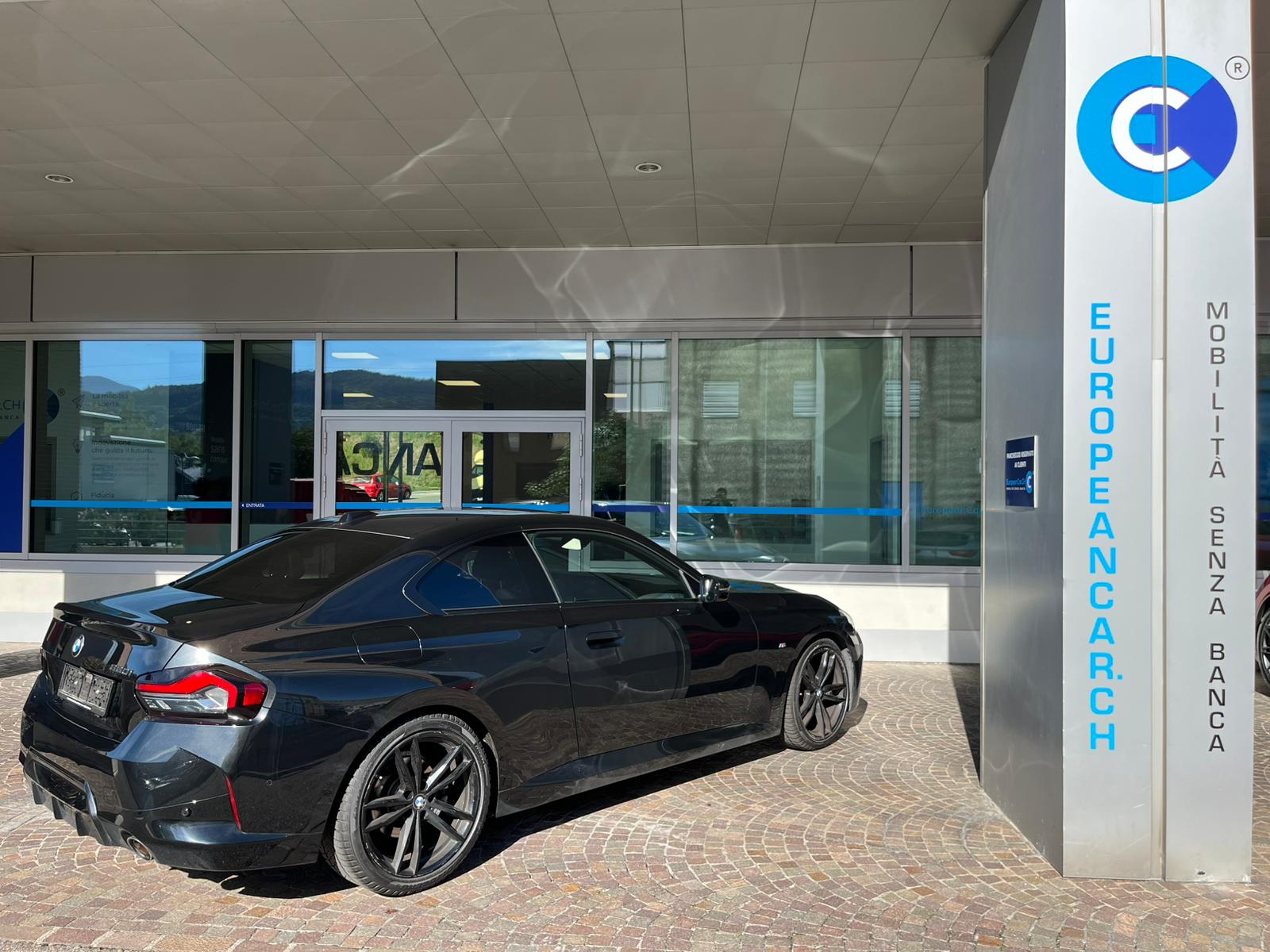 BMW 220i M Sport-image-4
