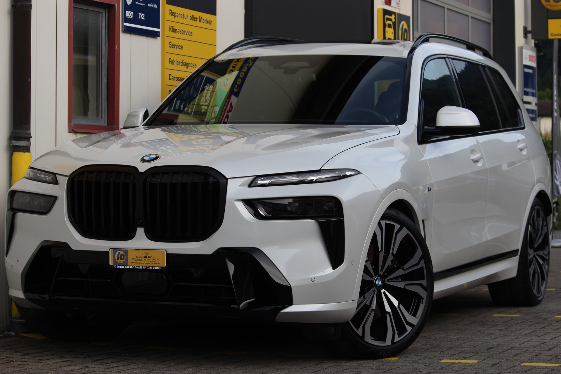 BMW X7 xDrive 48V 40d M Sport Pro Steptronic-showroom-element-1
