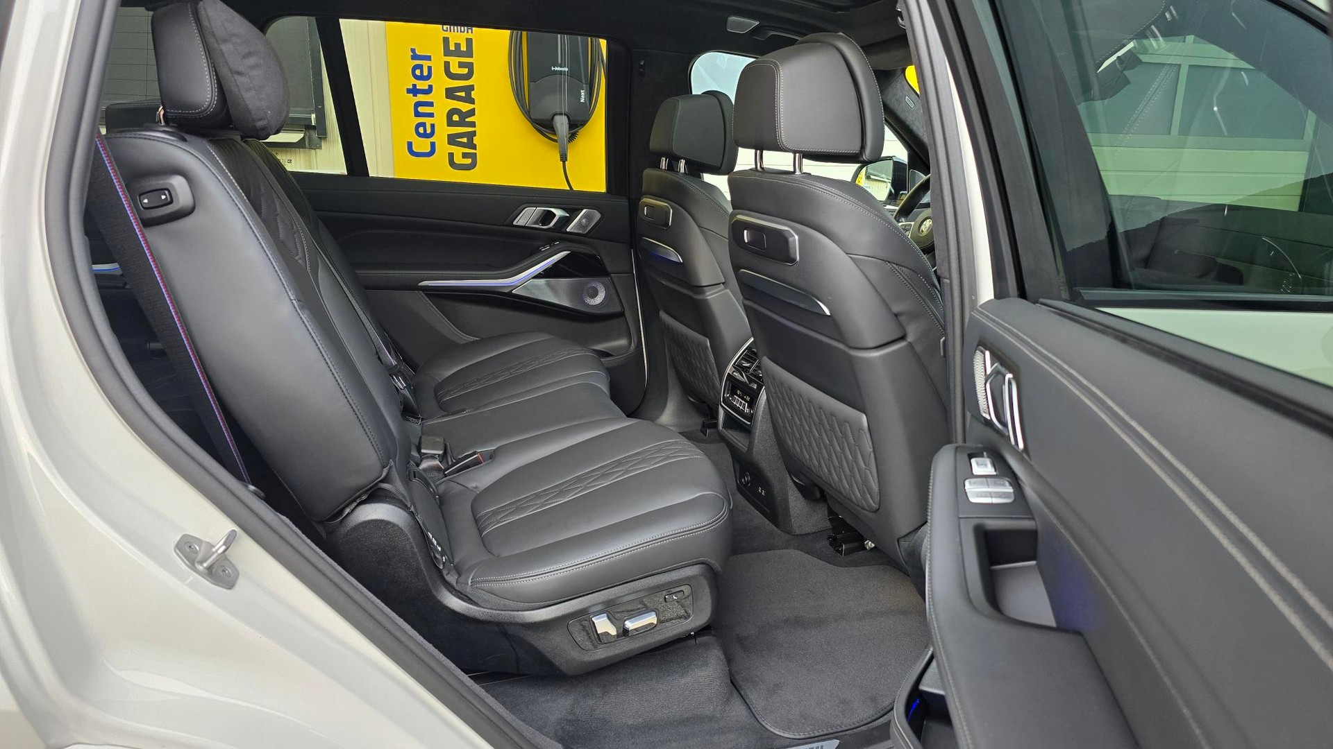 BMW X7 xDrive 48V 40d M Sport Pro Steptronic-image-18