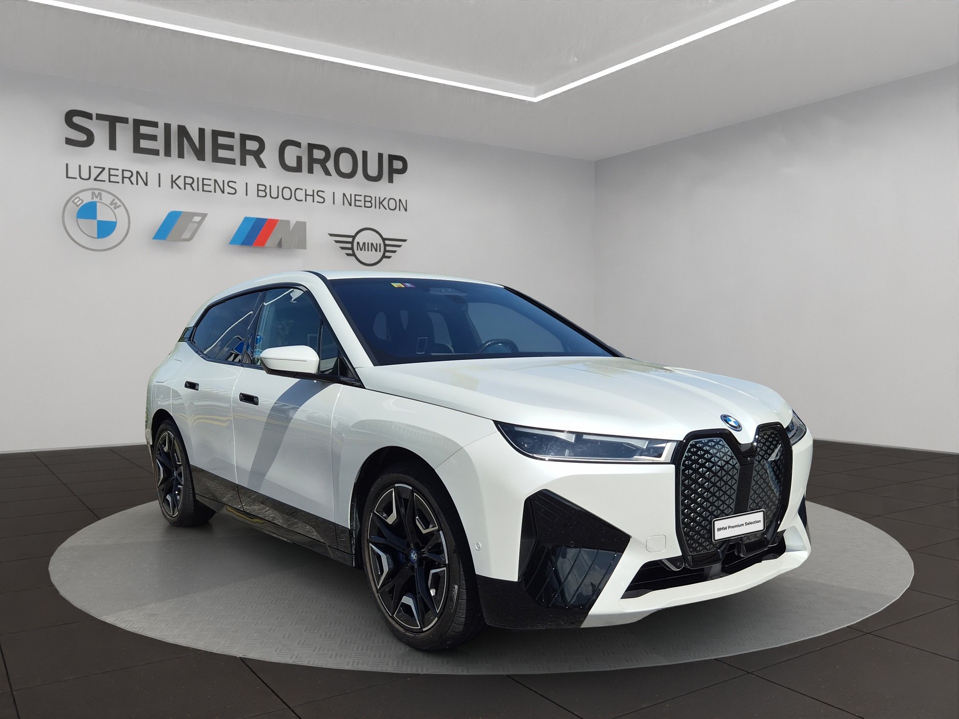 BMW iX xDrive40 Launch Edition-image-3