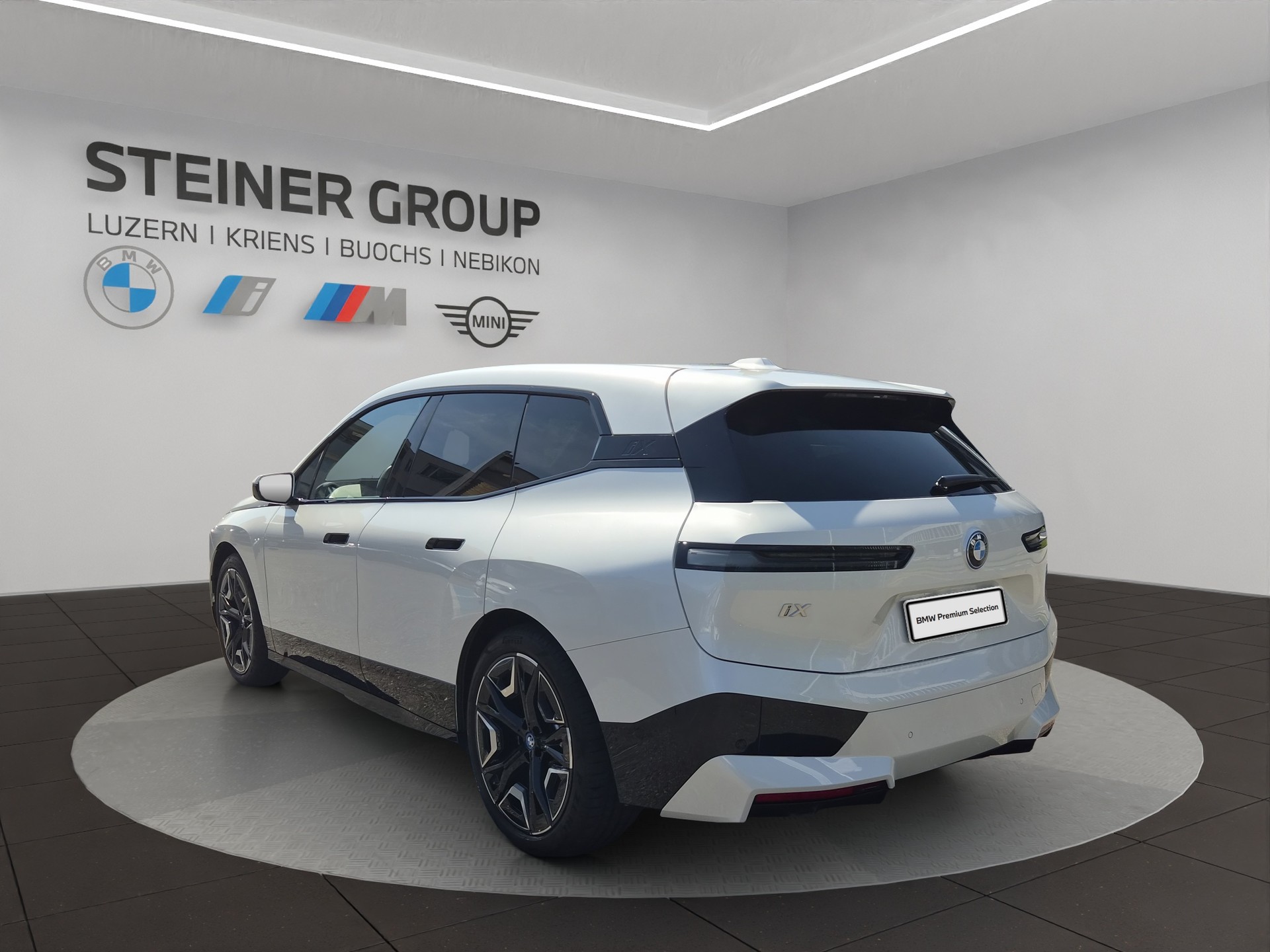 BMW iX xDrive40 Launch Edition-image-7