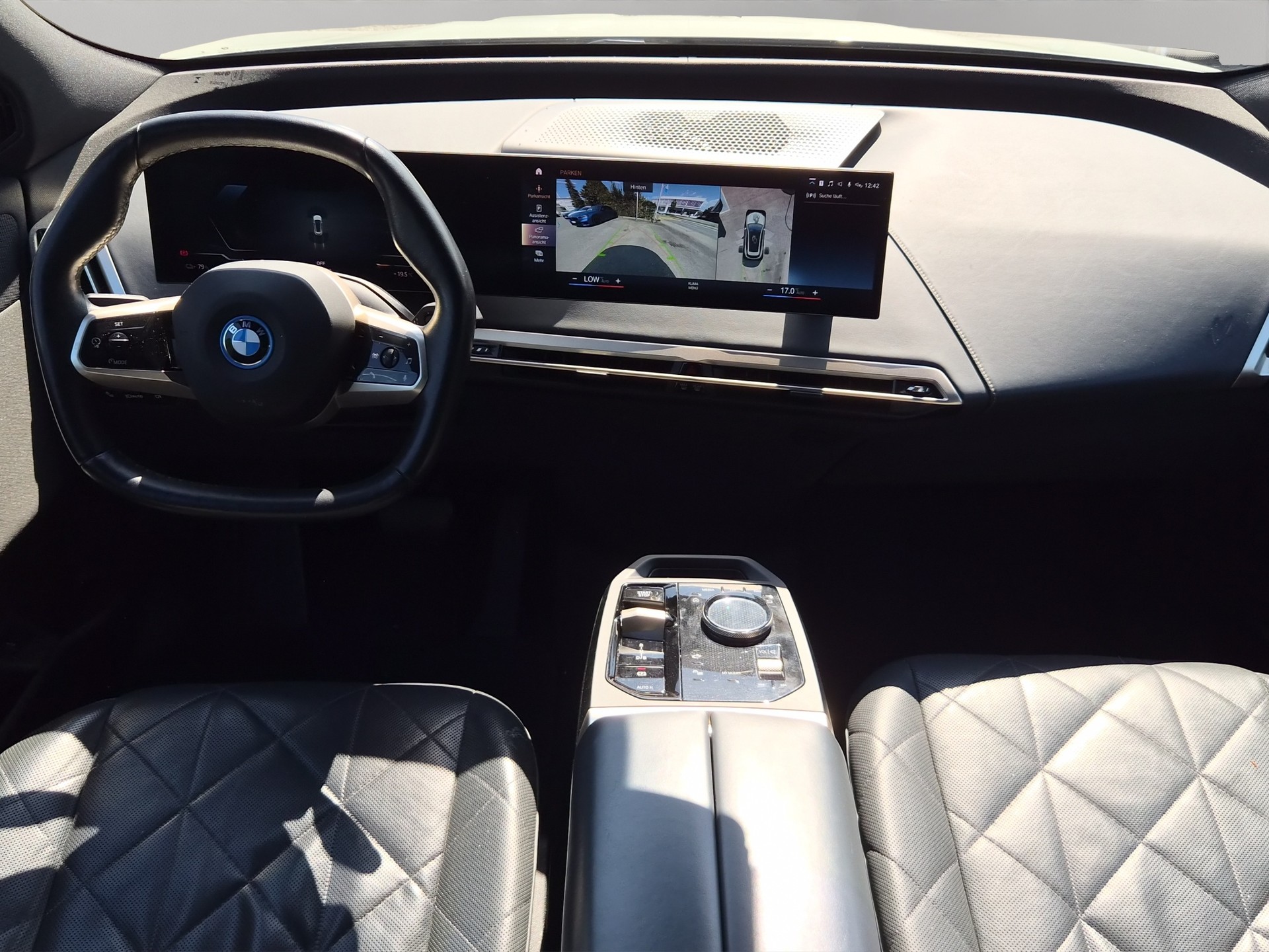 BMW iX xDrive40 Launch Edition-image-16